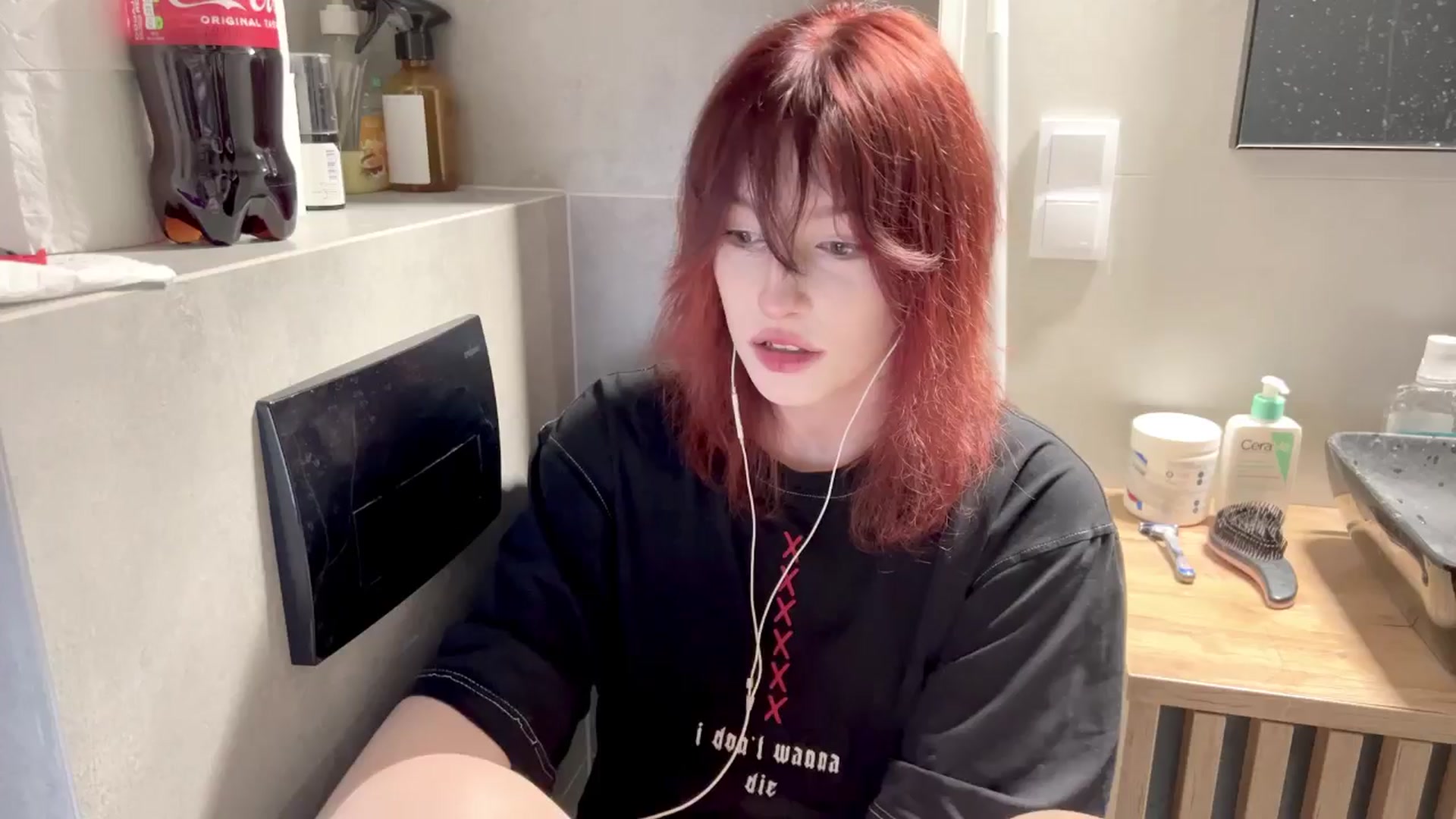 Gallery image thumbnail from Linterdit_A's myfreecams stream on, 05/19/2024, 22:57 image 4 of 20