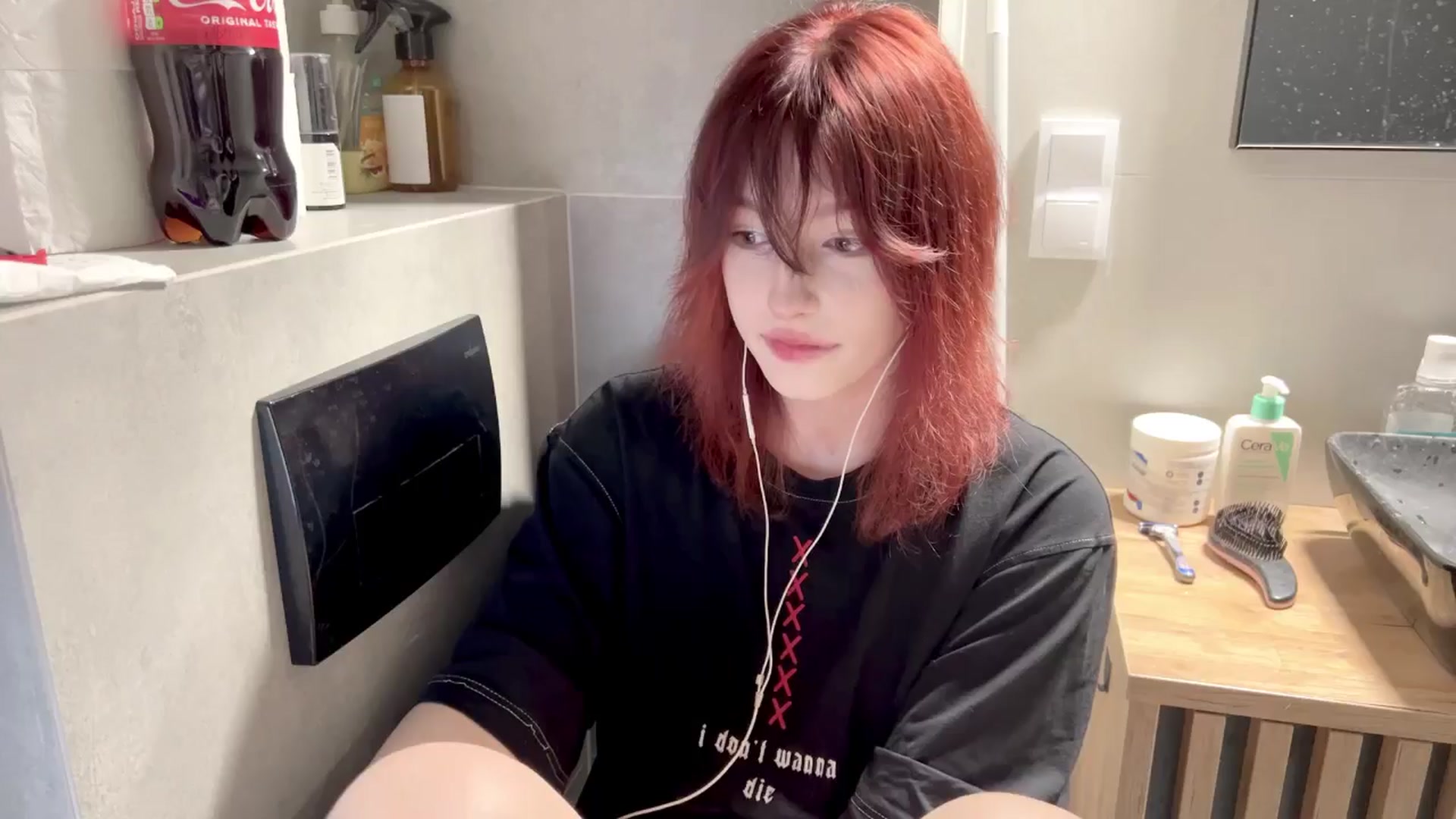 Gallery image thumbnail from Linterdit_A's myfreecams stream on, 05/19/2024, 22:57 image 5 of 20