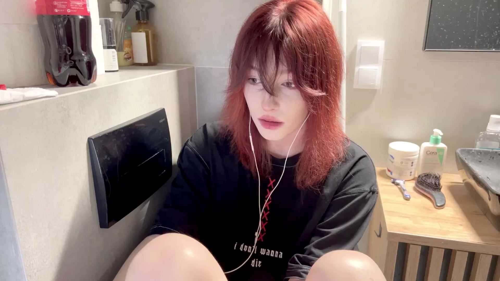 Gallery image thumbnail from Linterdit_A's myfreecams stream on, 05/19/2024, 22:57 image 11 of 20