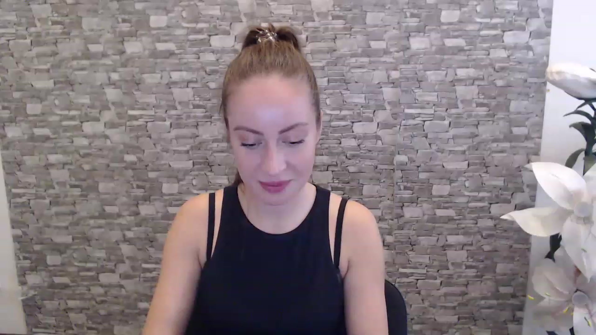 Gallery image thumbnail from Liny_Love's myfreecams stream on, 04/09/2023, 14:02 image 9 of 20