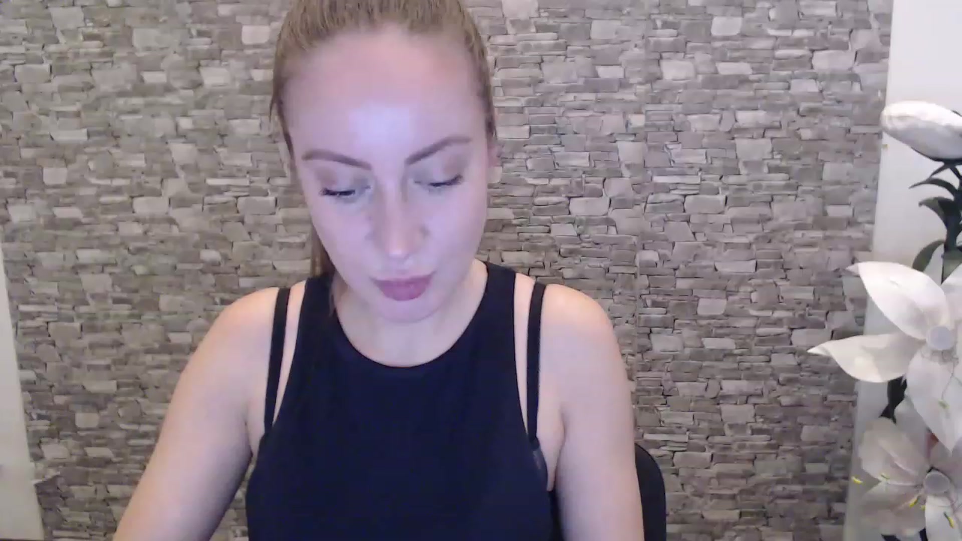 Gallery image thumbnail from Liny_Love's myfreecams stream on, 04/09/2023, 14:02 image 1 of 20