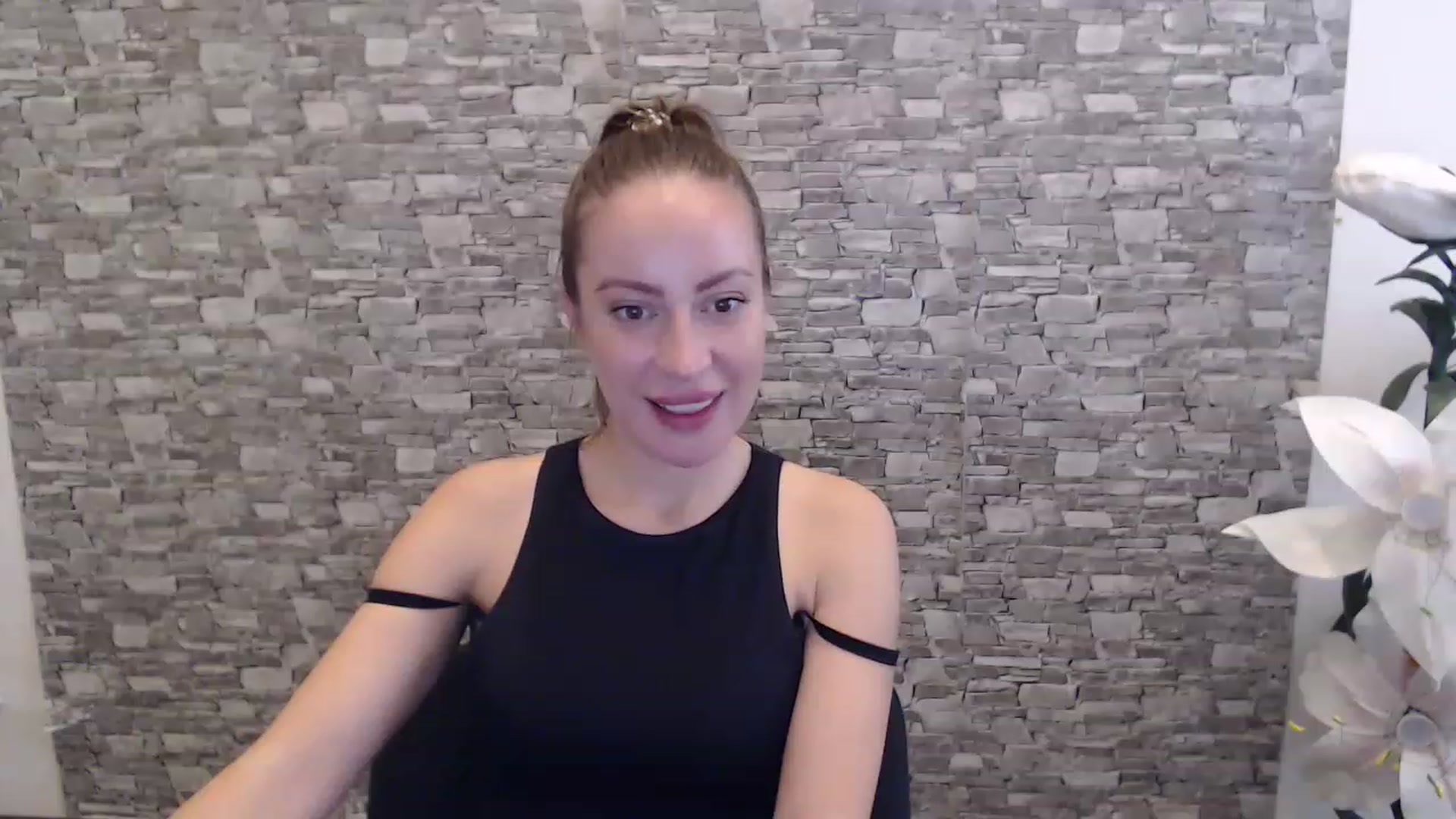 Gallery image thumbnail from Liny_Love's myfreecams stream on, 04/09/2023, 14:02 image 15 of 20