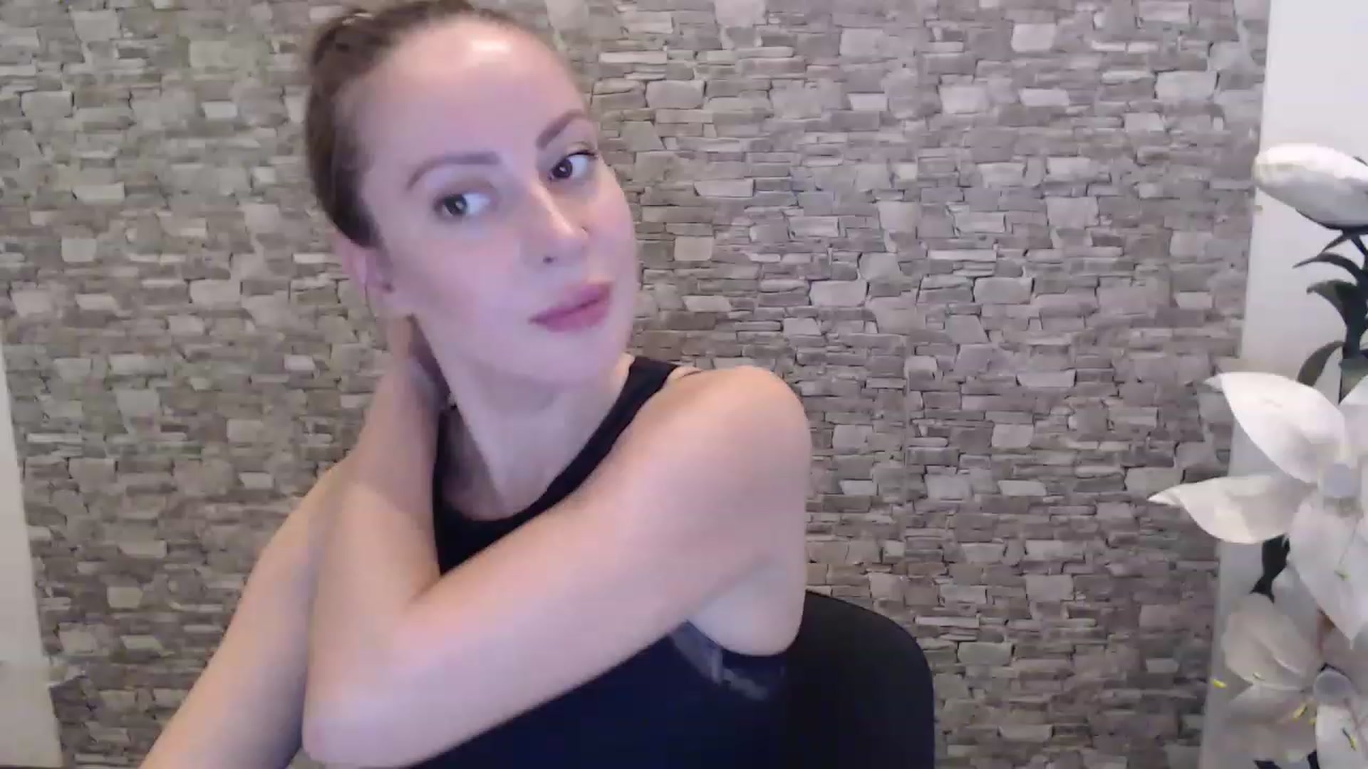 Gallery image thumbnail from Liny_Love's myfreecams stream on, 04/09/2023, 14:02 image 3 of 20