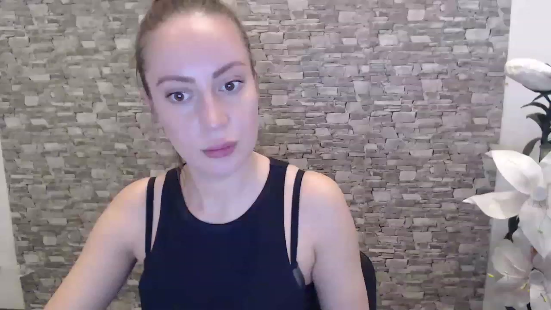 Gallery image thumbnail from Liny_Love's myfreecams stream on, 04/09/2023, 14:02 image 2 of 20