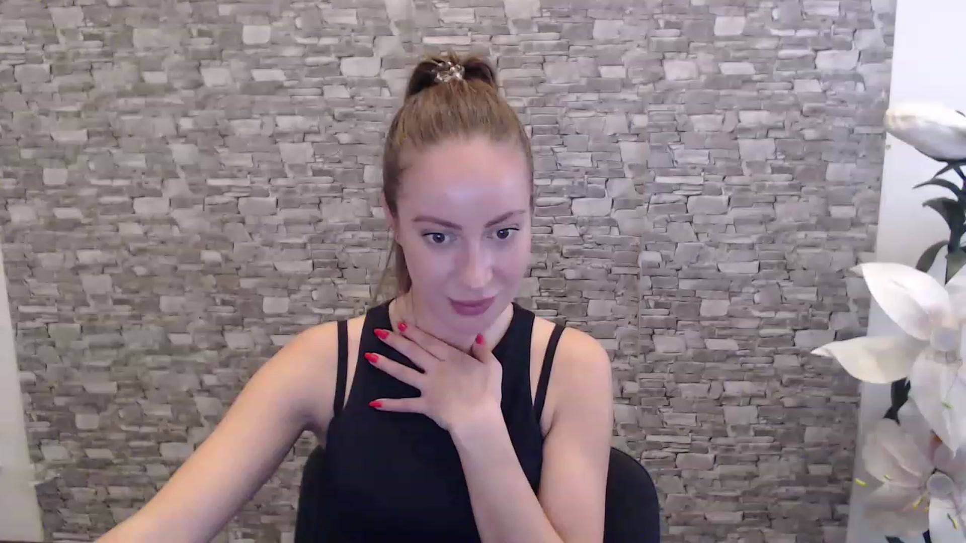 Gallery image thumbnail from Liny_Love's myfreecams stream on, 04/09/2023, 14:02 image 10 of 20