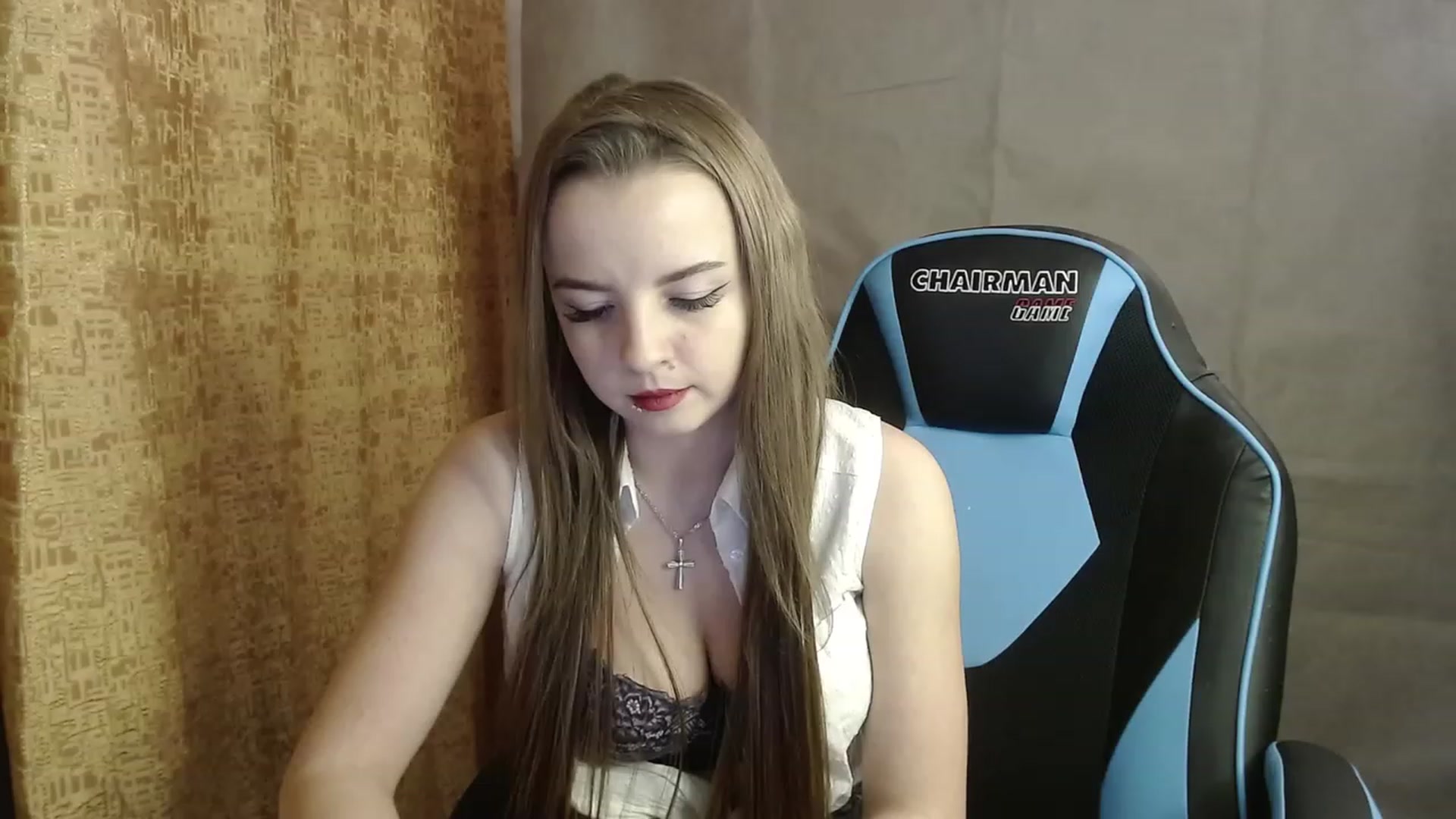 Gallery image thumbnail from Lio_noy's myfreecams stream on, 12/01/2022, 16:29 image 12 of 20