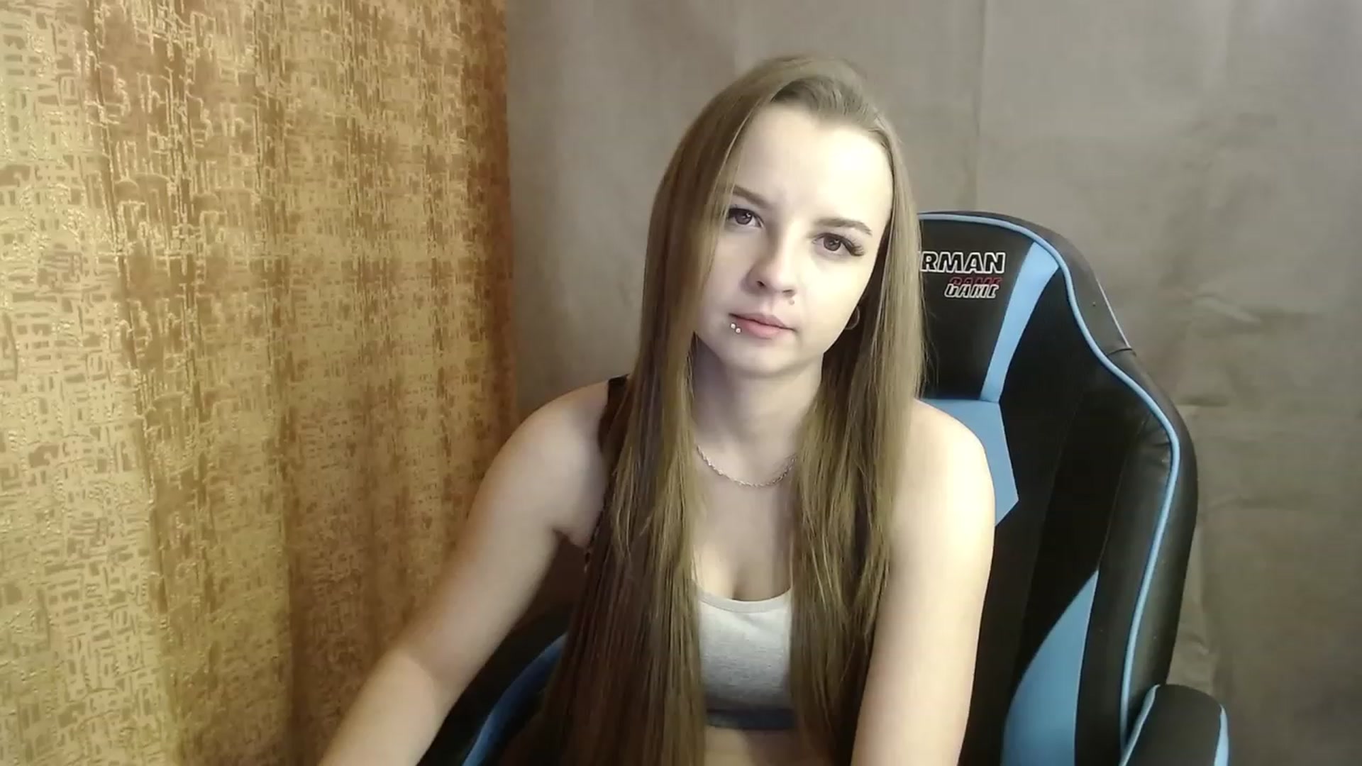 Gallery image thumbnail from Lio_noy's myfreecams stream on, 12/04/2022, 22:04 image 2 of 20