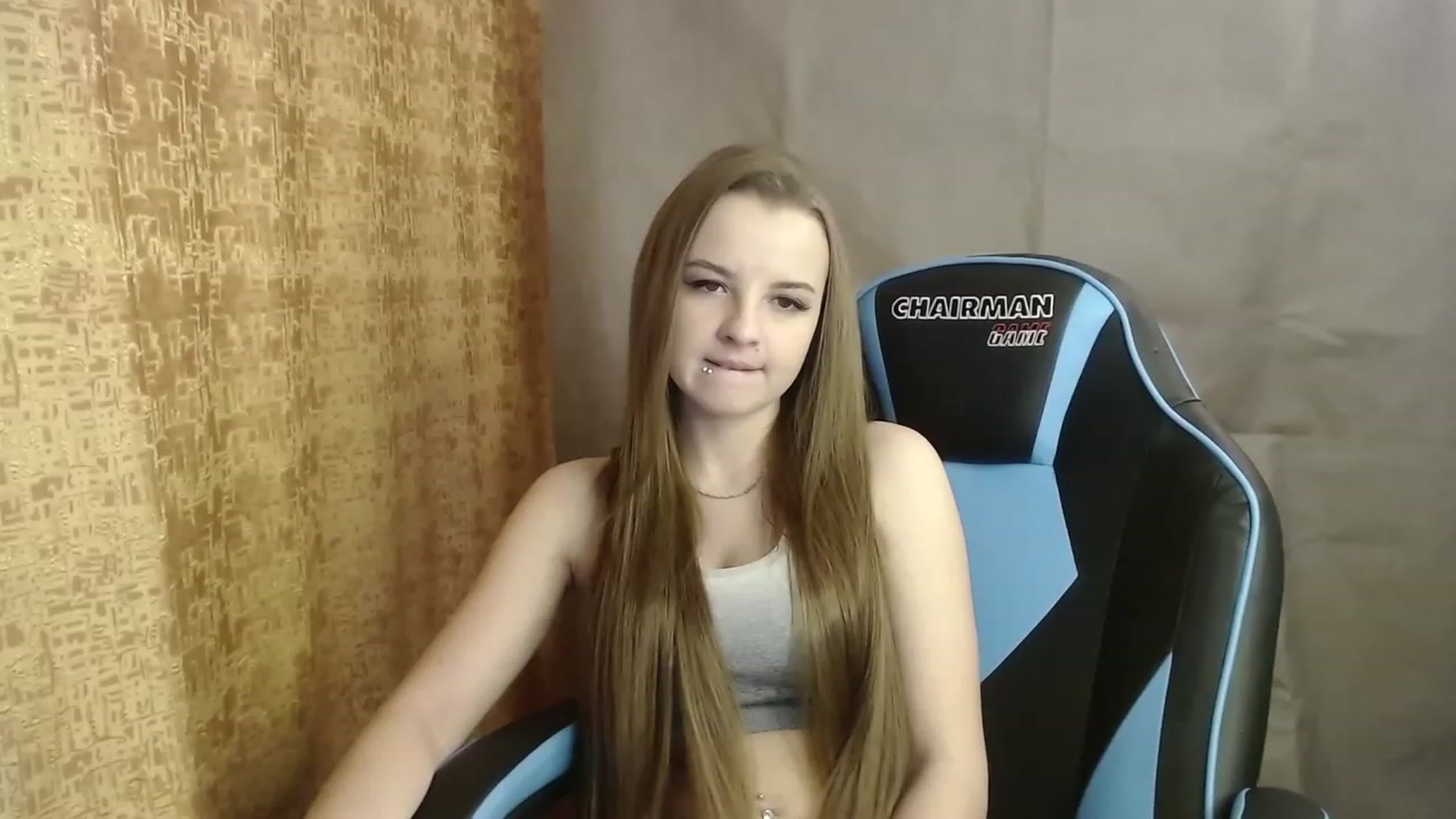 Gallery image thumbnail from Lio_noy's myfreecams stream on, 12/04/2022, 22:04 image 6 of 20