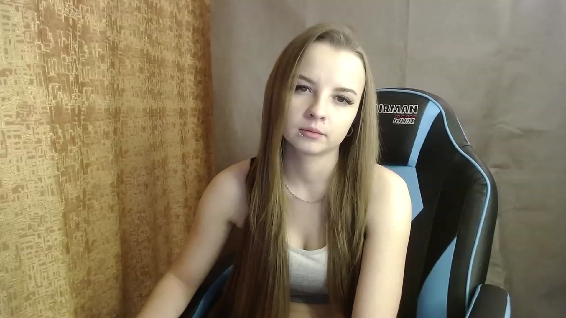 Gallery image thumbnail from Lio_noy's myfreecams stream on, 12/04/2022, 22:04 image 1 of 20