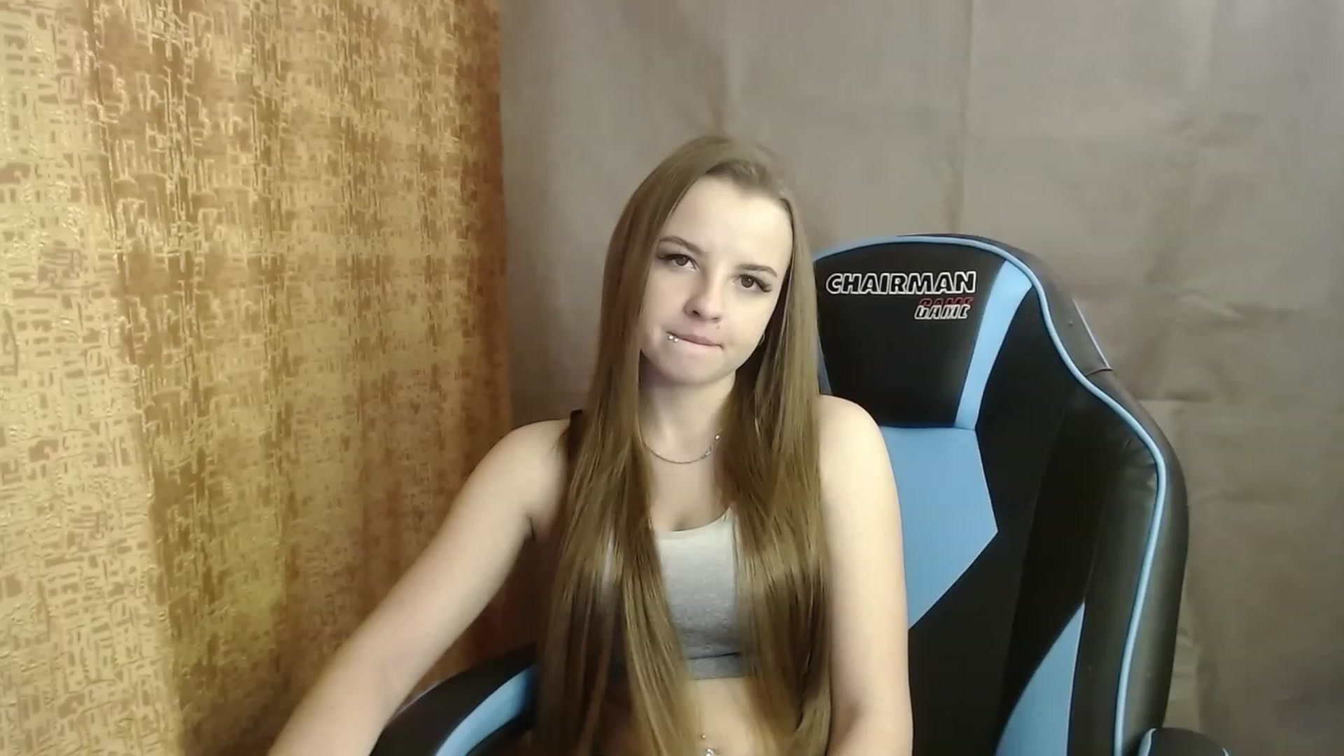 Gallery image thumbnail from Lio_noy's myfreecams stream on, 12/04/2022, 22:04 image 8 of 20