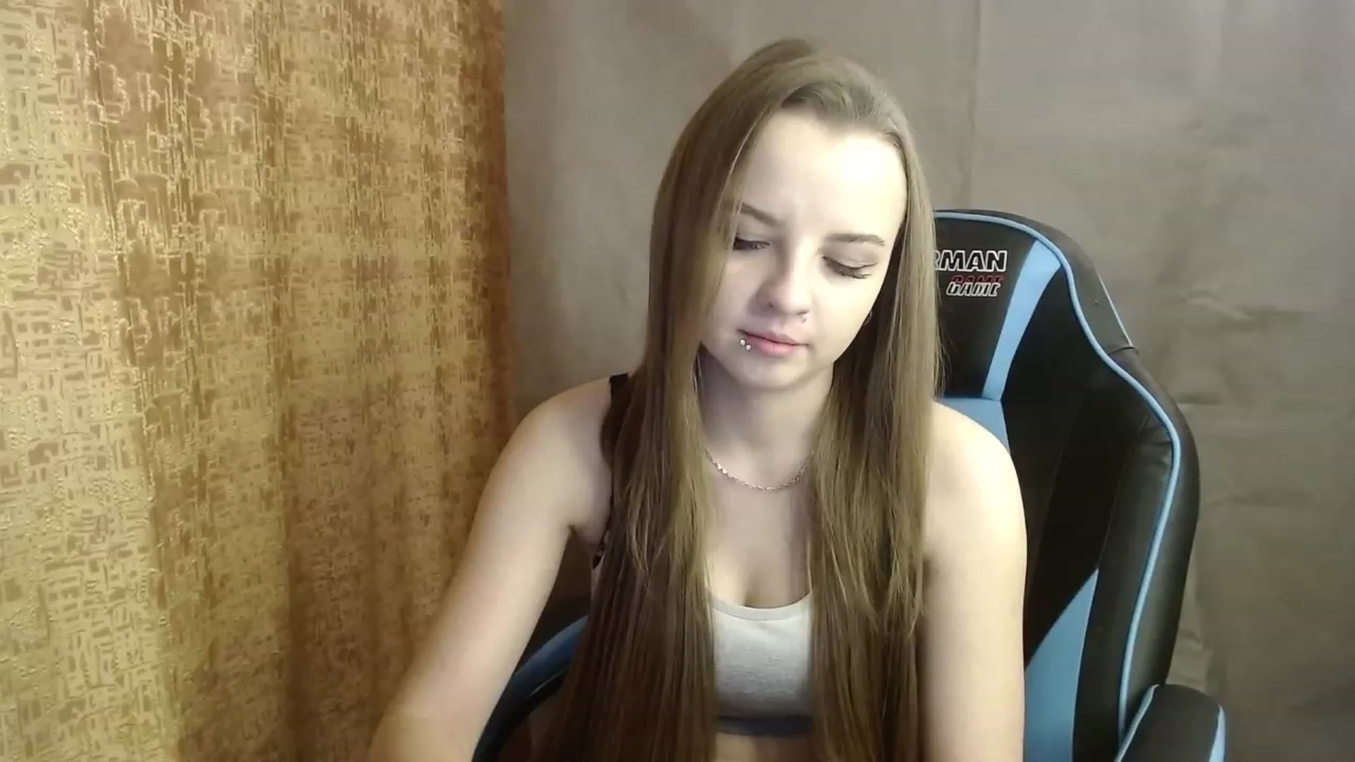 Gallery image thumbnail from Lio_noy's myfreecams stream on, 12/04/2022, 22:04 image 3 of 20