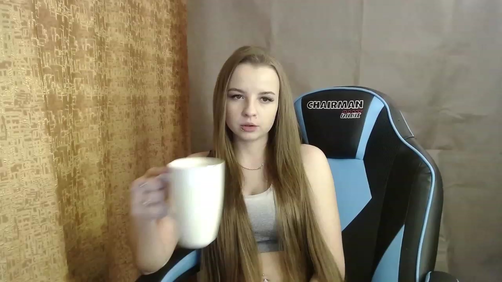 Gallery image thumbnail from Lio_noy's myfreecams stream on, 12/04/2022, 22:04 image 5 of 20