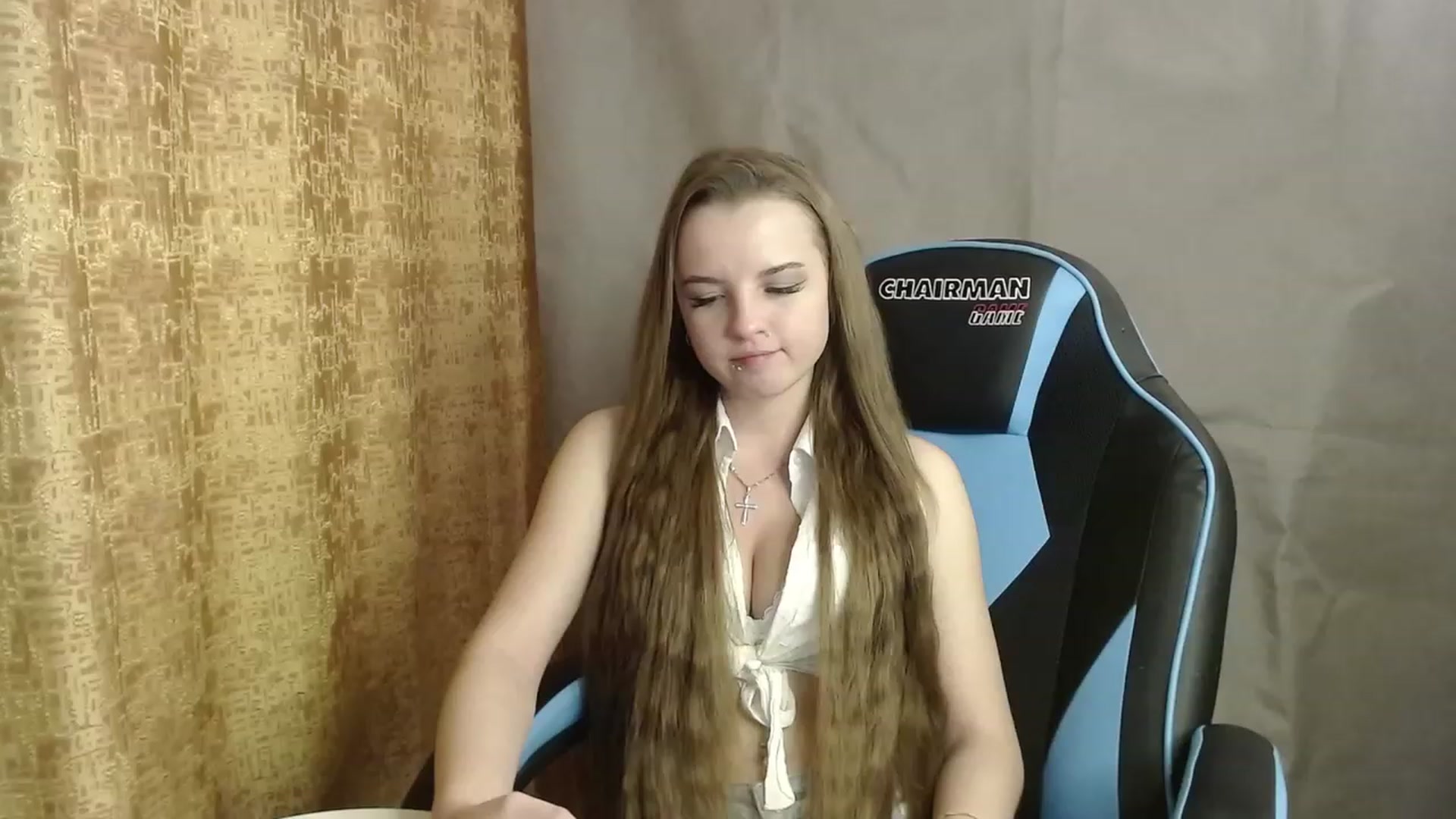 Gallery image thumbnail from Lio_noy's myfreecams stream on, 12/06/2022, 23:16 image 18 of 20