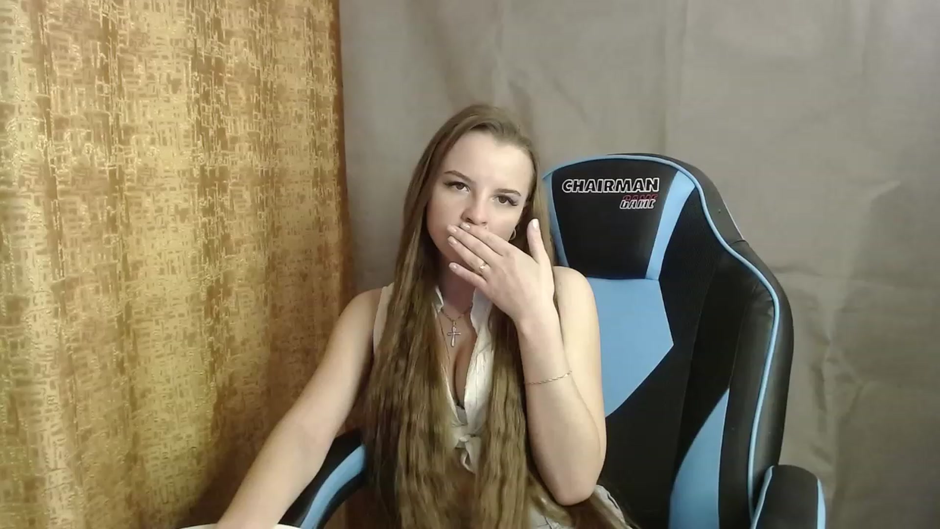 Gallery image thumbnail from Lio_noy's myfreecams stream on, 12/06/2022, 23:16 image 16 of 20