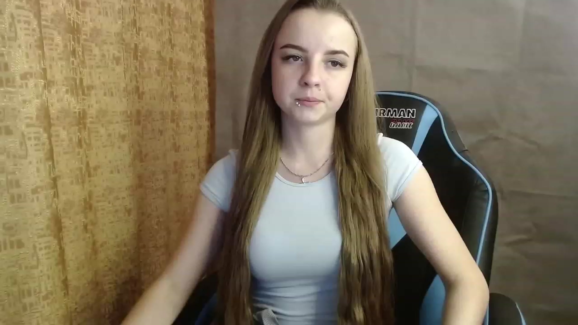 Gallery image thumbnail from Lio_noy's myfreecams stream on, 12/08/2022, 23:23 image 10 of 20