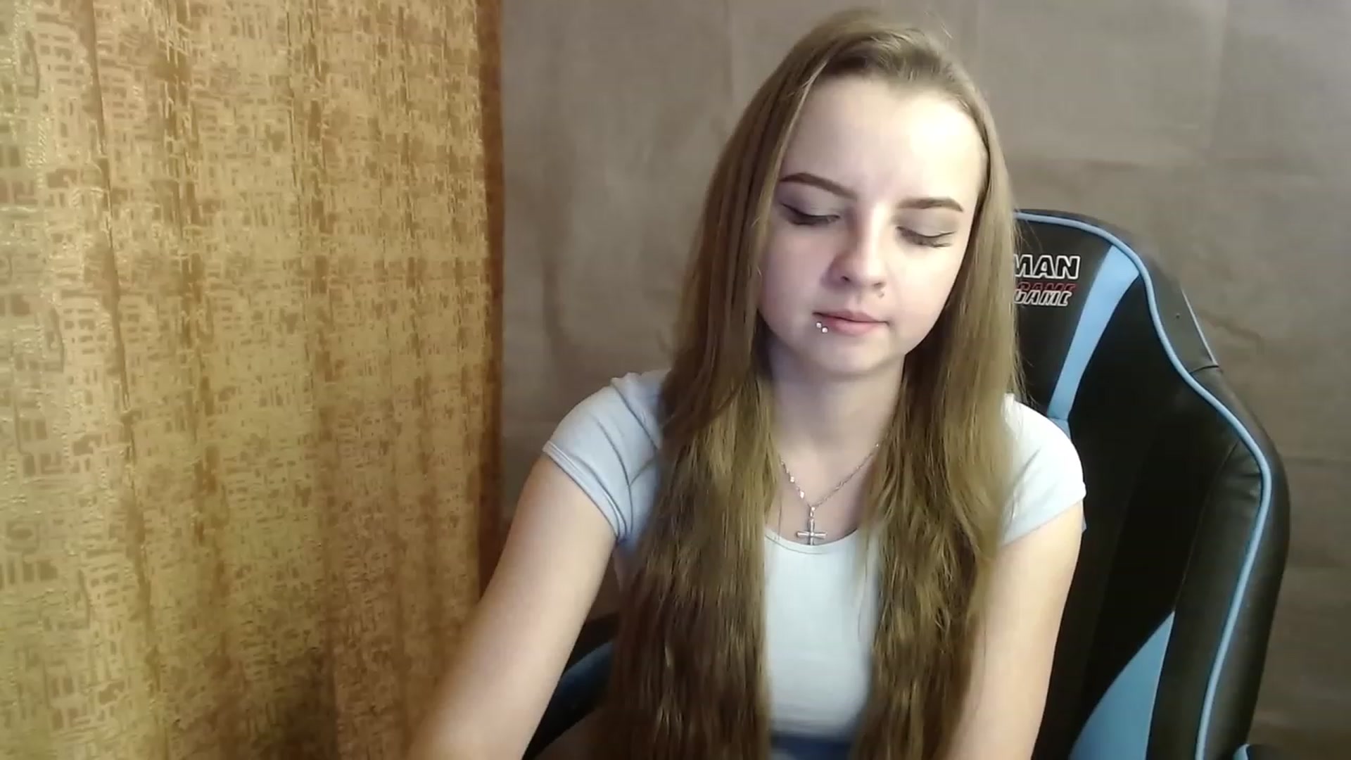 Gallery image thumbnail from Lio_noy's myfreecams stream on, 12/08/2022, 23:23 image 3 of 20