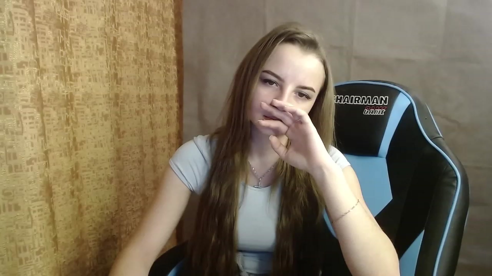 Gallery image thumbnail from Lio_noy's myfreecams stream on, 12/08/2022, 23:23 image 4 of 20