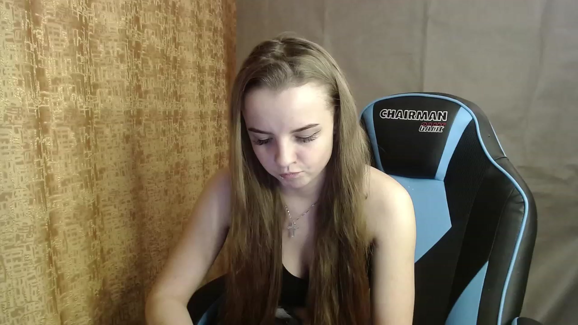Gallery image thumbnail from Lio_noy's myfreecams stream on, 12/10/2022, 23:11 image 3 of 20
