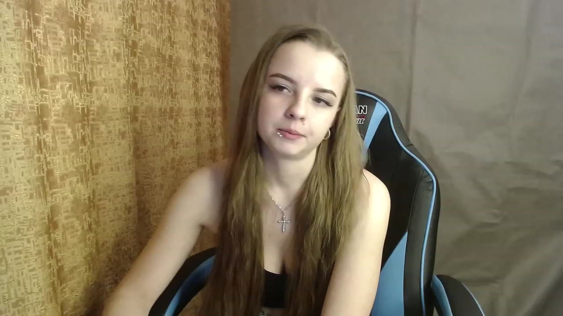 Gallery image thumbnail from Lio_noy's myfreecams stream on, 12/10/2022, 23:11 image 17 of 20