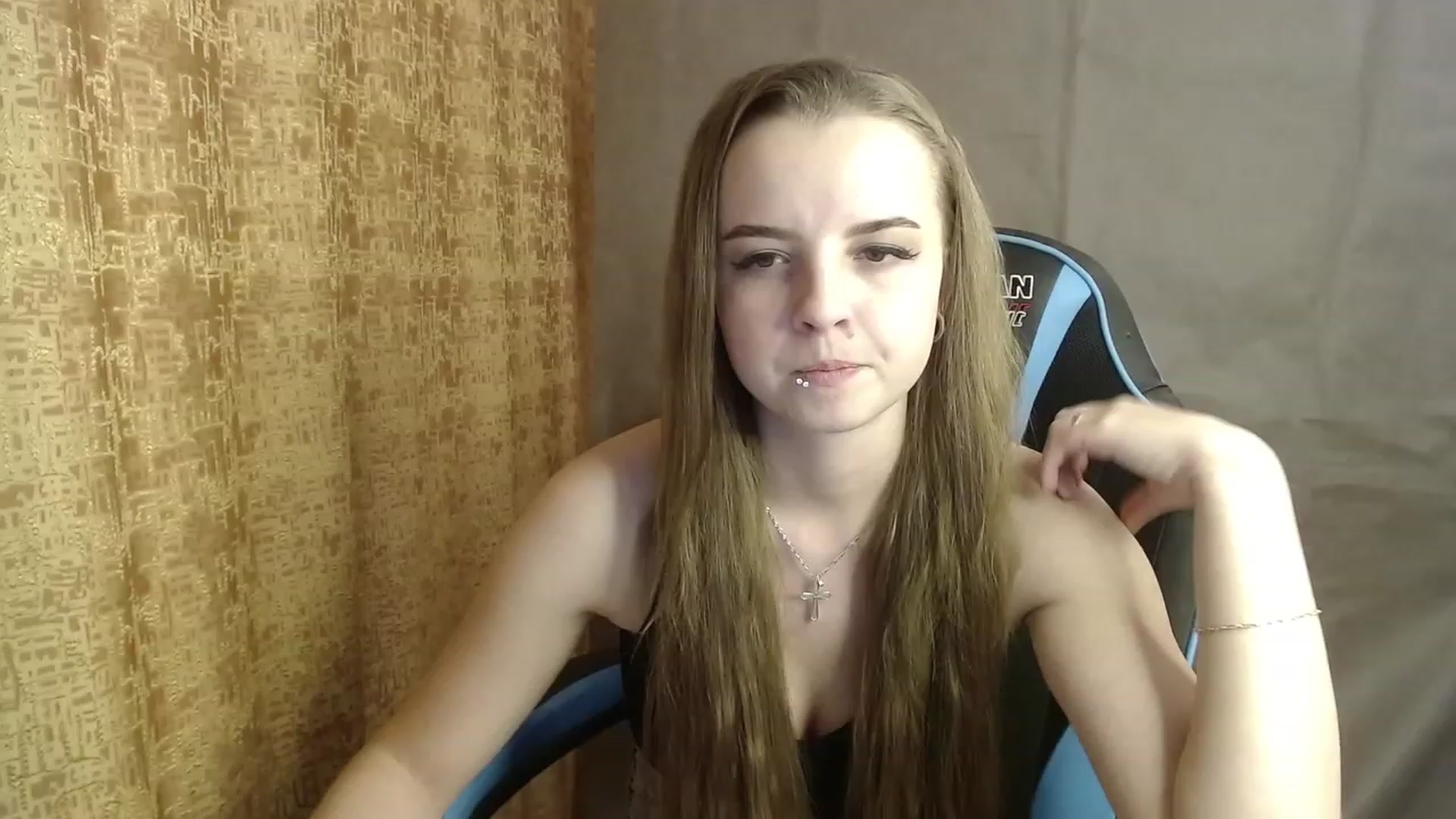 Gallery image thumbnail from Lio_noy's myfreecams stream on, 12/10/2022, 23:11 image 6 of 20