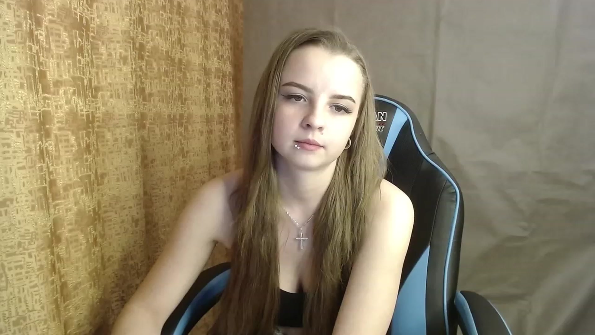 Gallery image thumbnail from Lio_noy's myfreecams stream on, 12/10/2022, 23:11 image 16 of 20