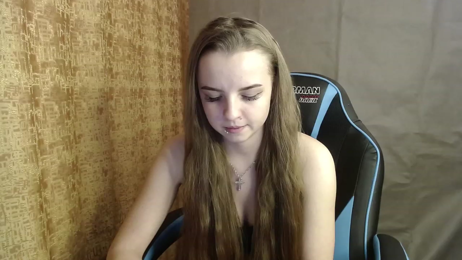 Gallery image thumbnail from Lio_noy's myfreecams stream on, 12/10/2022, 23:11 image 5 of 20