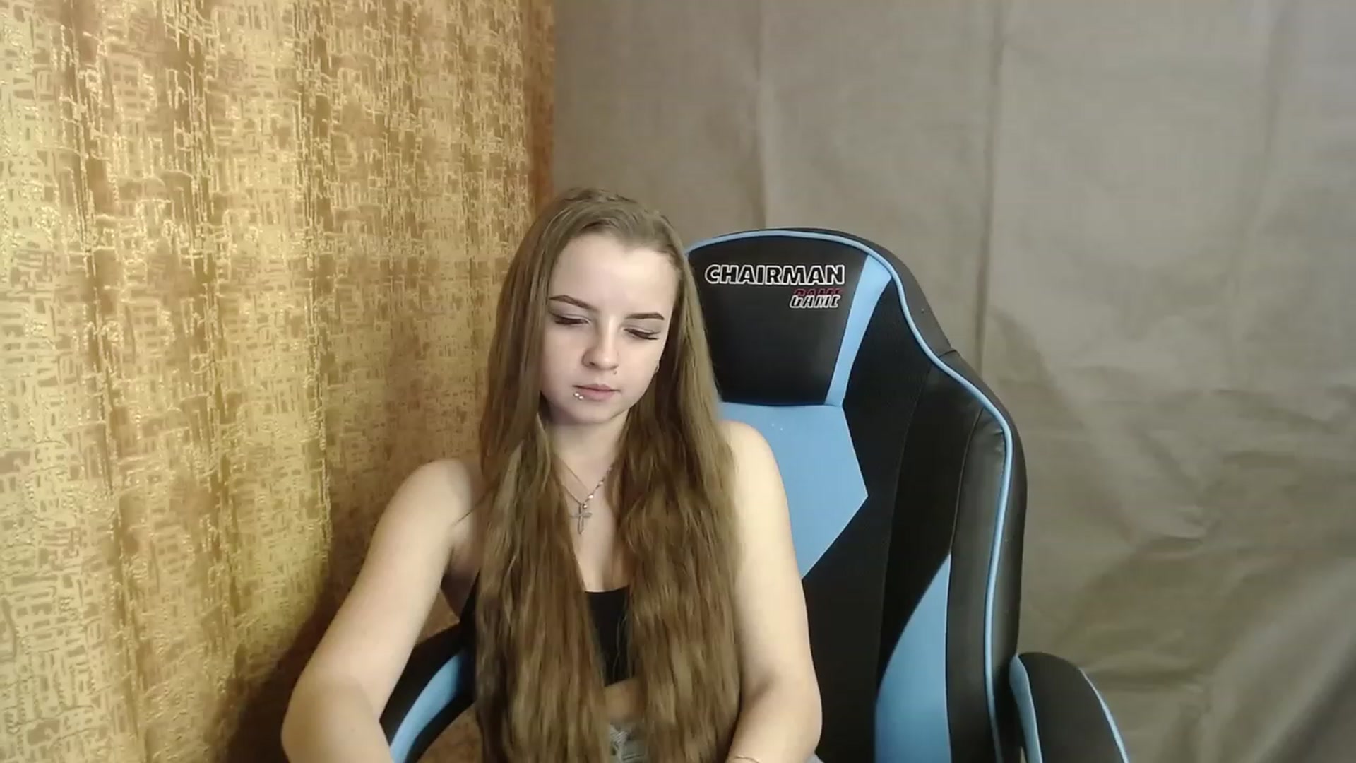 Gallery image thumbnail from Lio_noy's myfreecams stream on, 12/10/2022, 23:11 image 14 of 20