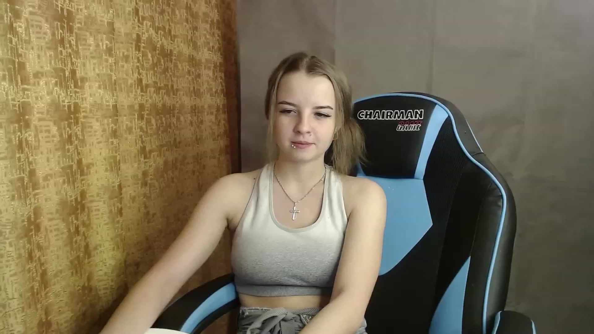 Gallery image thumbnail from Lio_noy's myfreecams stream on, 12/12/2022, 23:01 image 9 of 20