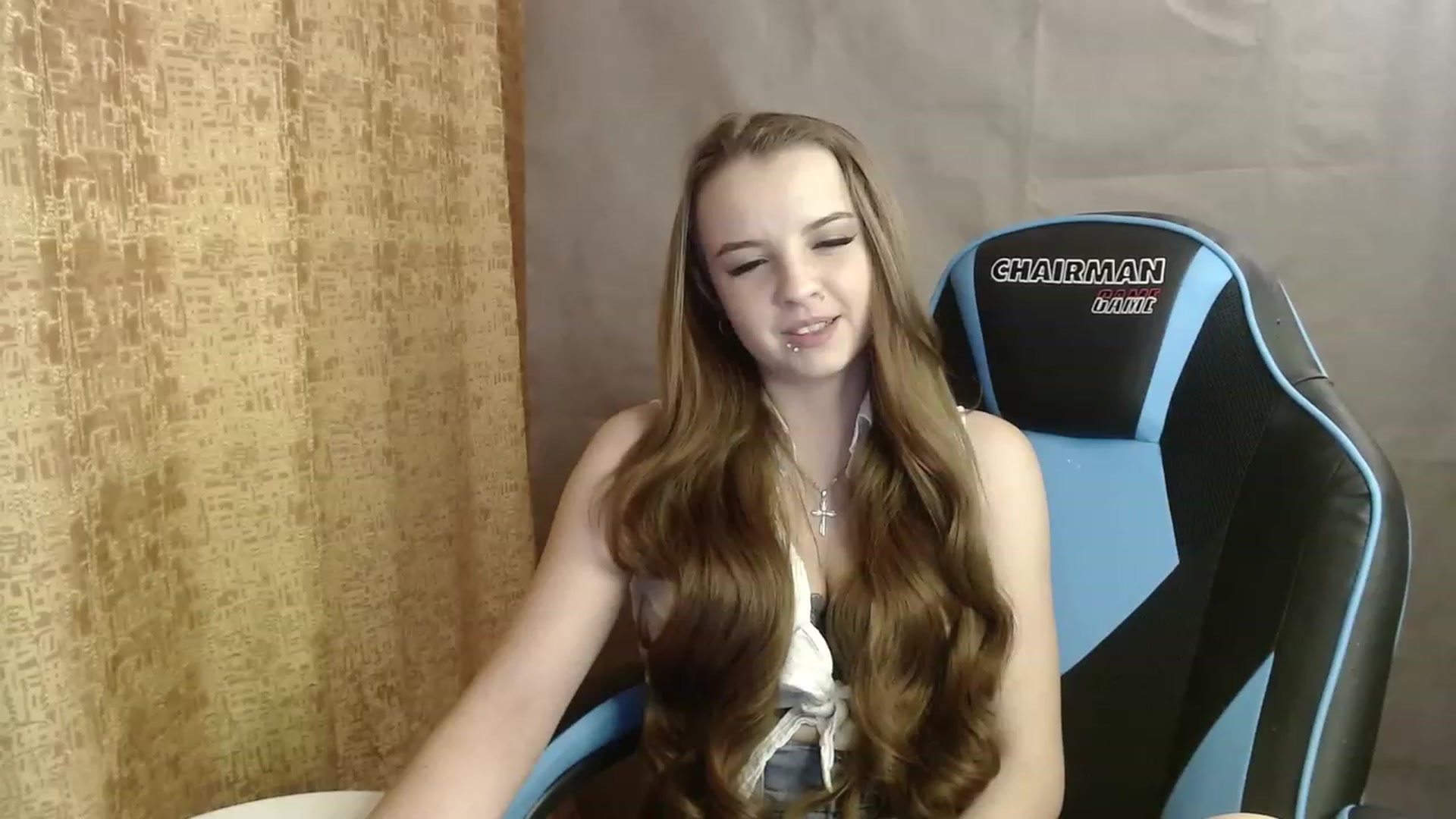 Gallery image thumbnail from Lio_noy's myfreecams stream on, 12/15/2022, 23:31 image 18 of 20
