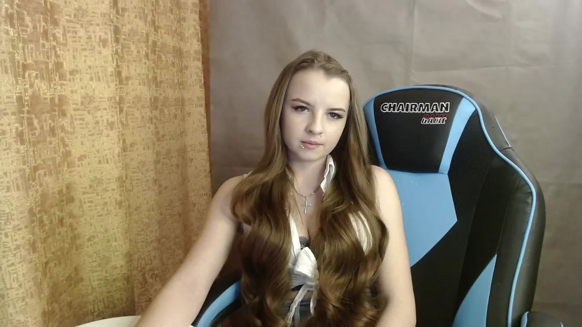 Gallery image thumbnail from Lio_noy's myfreecams stream on, 12/15/2022, 23:31 image 16 of 20