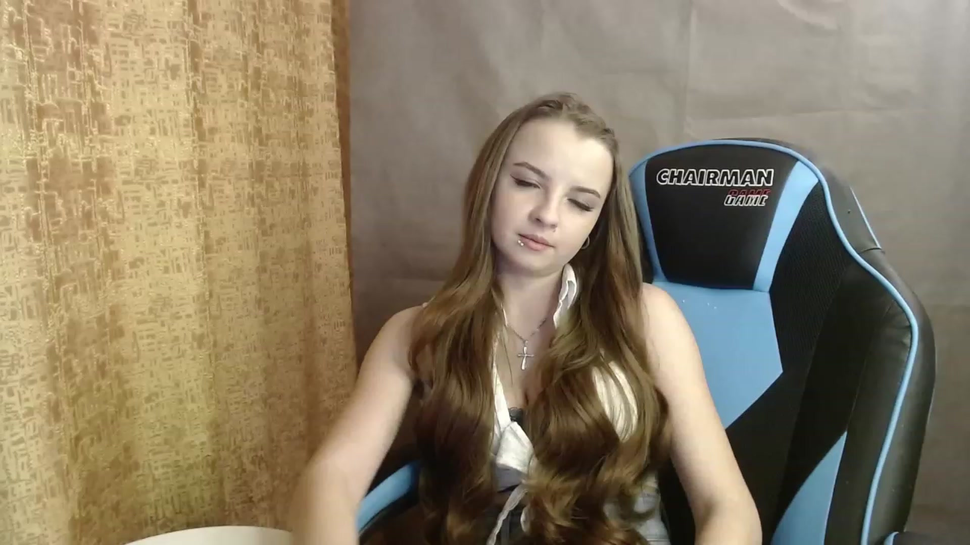 Gallery image thumbnail from Lio_noy's myfreecams stream on, 12/15/2022, 23:31 image 15 of 20