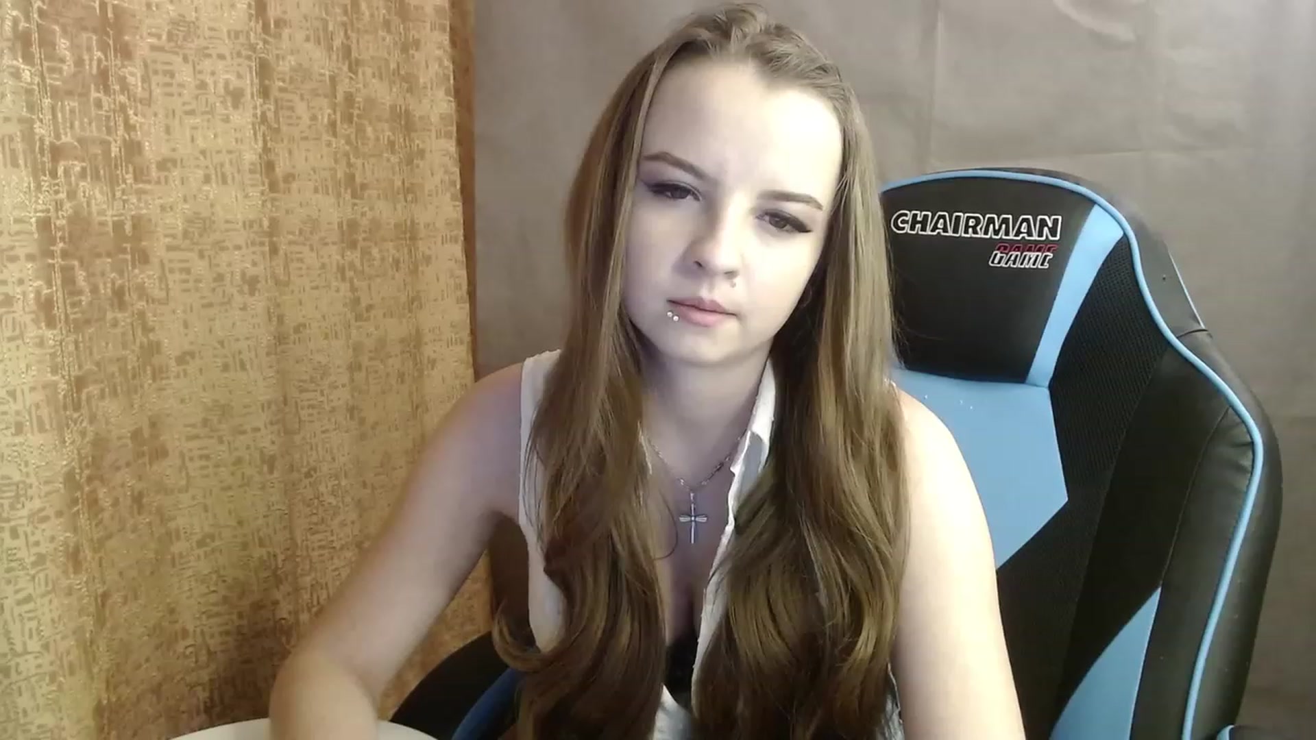 Gallery image thumbnail from Lio_noy's myfreecams stream on, 12/15/2022, 23:31 image 4 of 20