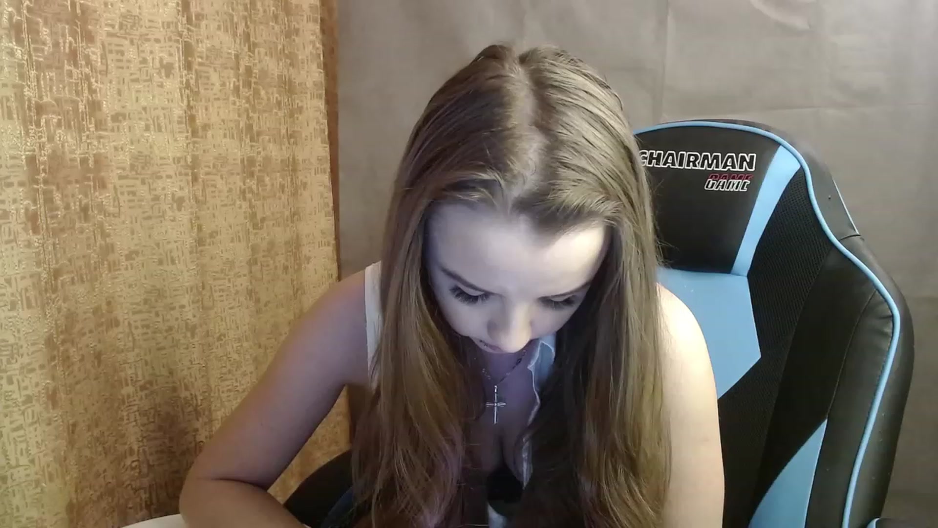 Gallery image thumbnail from Lio_noy's myfreecams stream on, 12/15/2022, 23:31 image 2 of 20