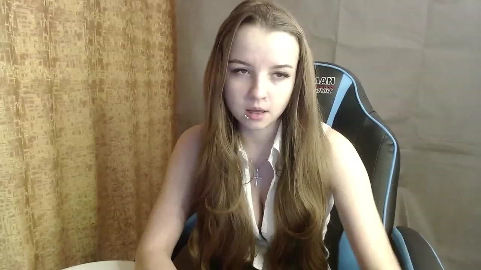 Gallery image thumbnail from Lio_noy's myfreecams stream on, 12/18/2022, 24:01 image 7 of 20