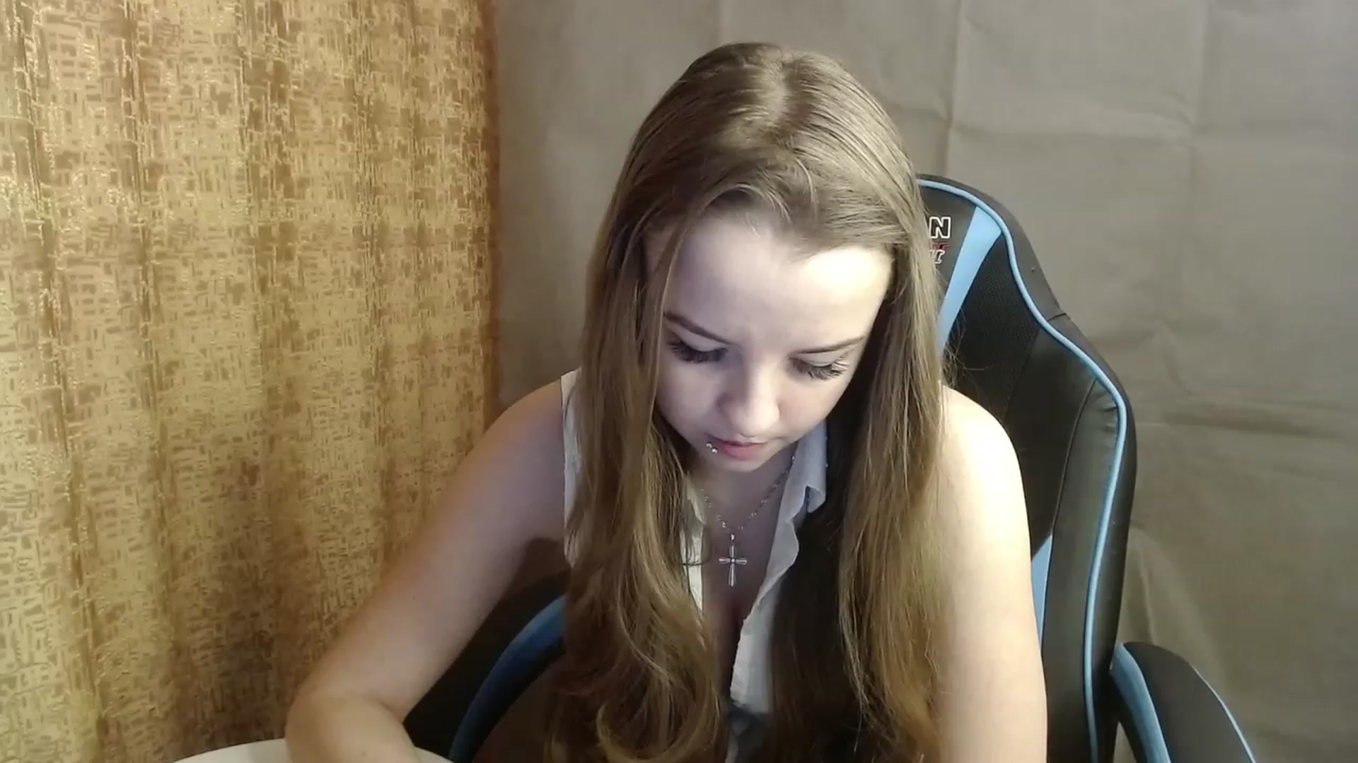 Gallery image thumbnail from Lio_noy's myfreecams stream on, 12/18/2022, 24:01 image 5 of 20