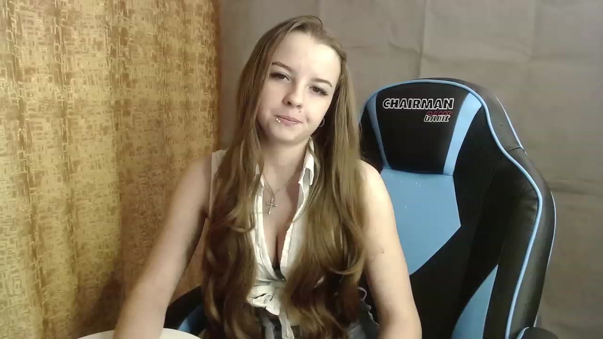 Gallery image thumbnail from Lio_noy's myfreecams stream on, 12/18/2022, 24:01 image 16 of 20