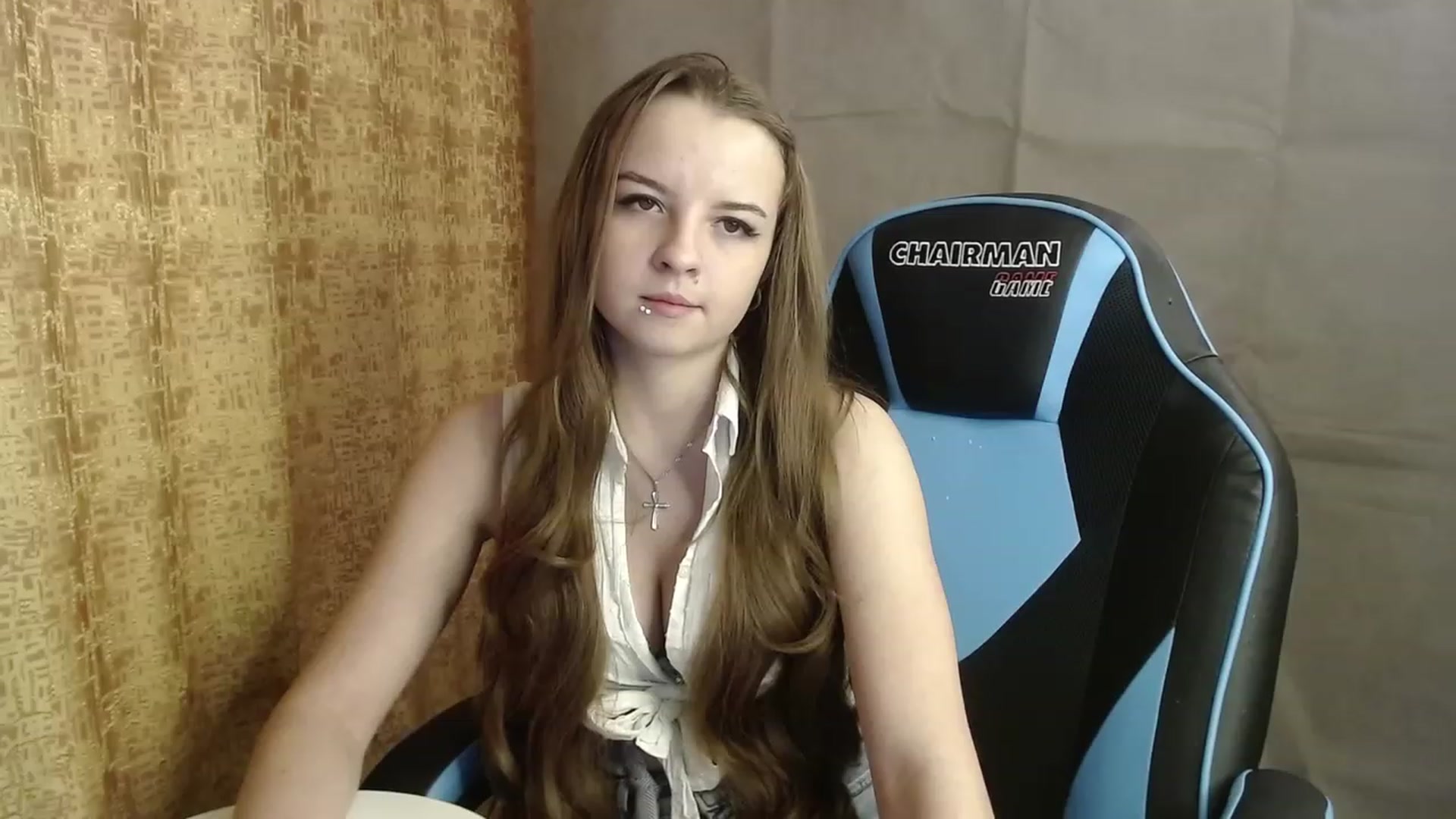 Gallery image thumbnail from Lio_noy's myfreecams stream on, 12/18/2022, 24:01 image 18 of 20
