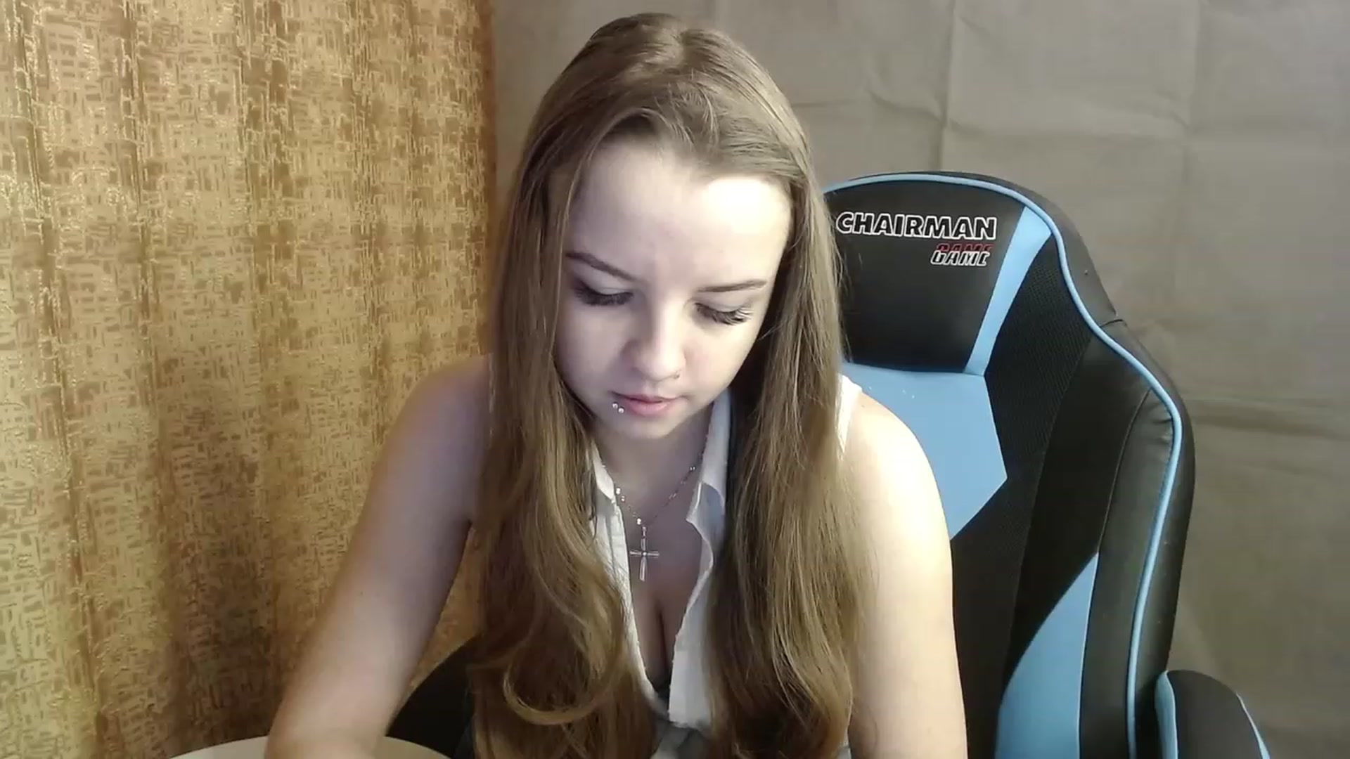 Gallery image thumbnail from Lio_noy's myfreecams stream on, 12/18/2022, 24:01 image 2 of 20