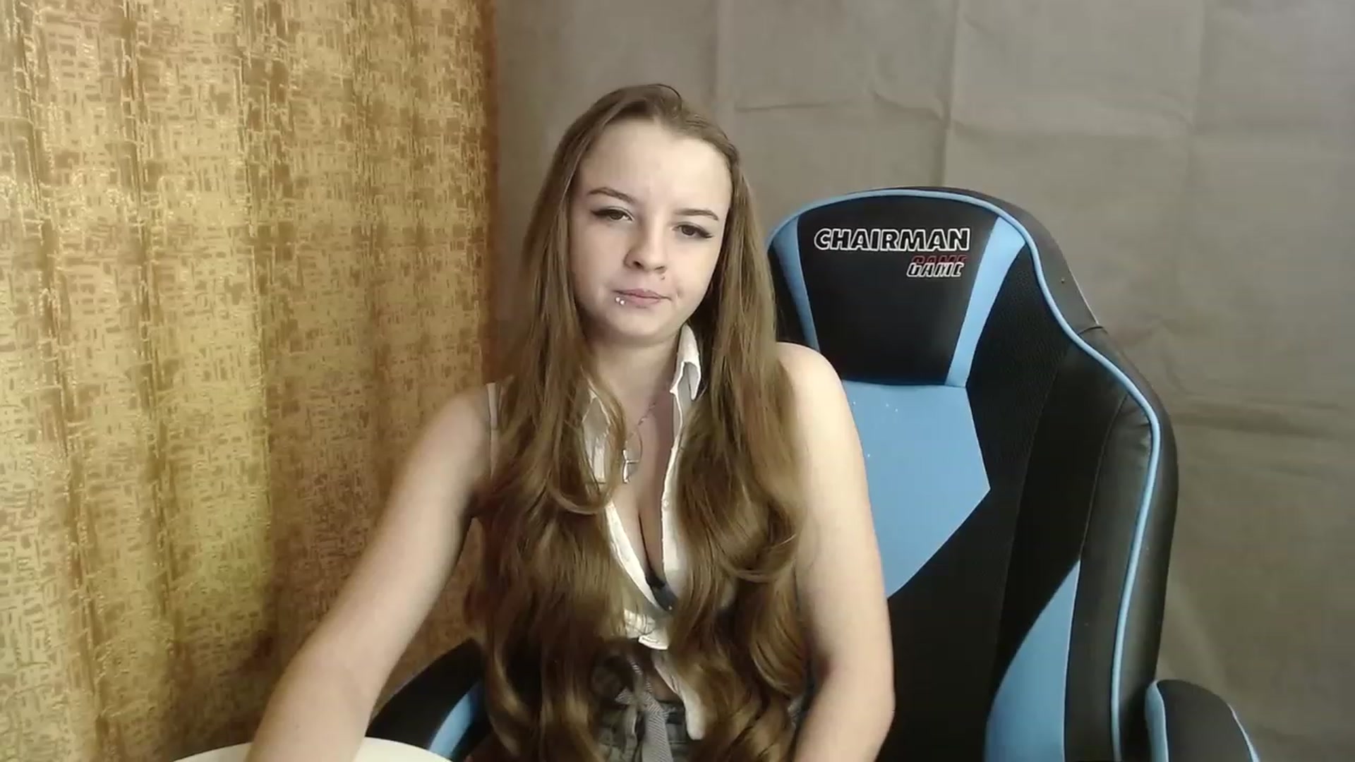 Gallery image thumbnail from Lio_noy's myfreecams stream on, 12/18/2022, 24:01 image 12 of 20