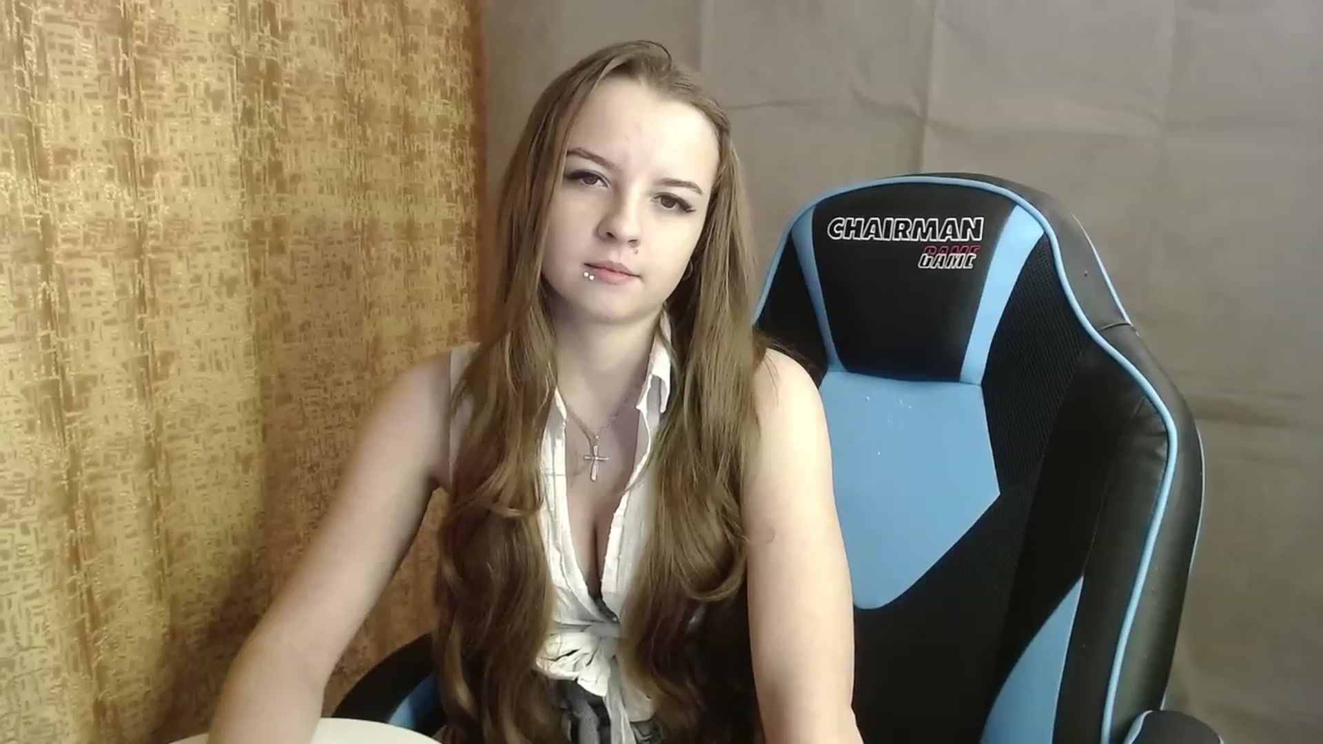 Gallery image thumbnail from Lio_noy's myfreecams stream on, 12/18/2022, 24:01 image 17 of 20