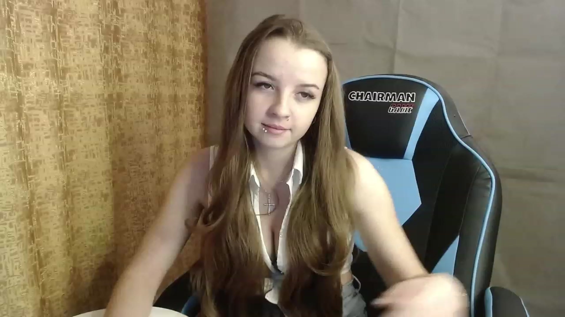 Gallery image thumbnail from Lio_noy's myfreecams stream on, 12/18/2022, 24:01 image 14 of 20