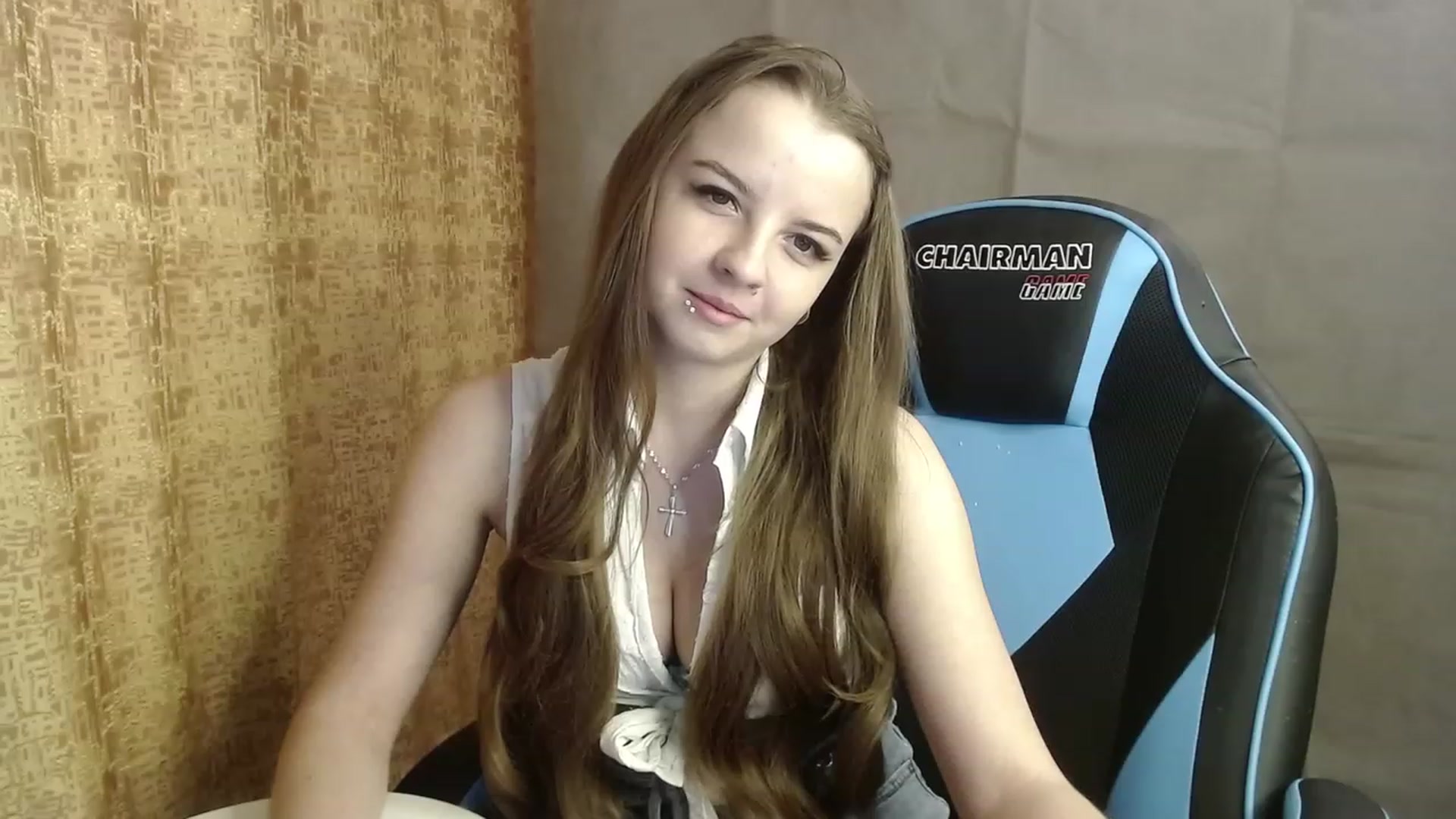 Gallery image thumbnail from Lio_noy's myfreecams stream on, 12/18/2022, 01:15 image 19 of 20