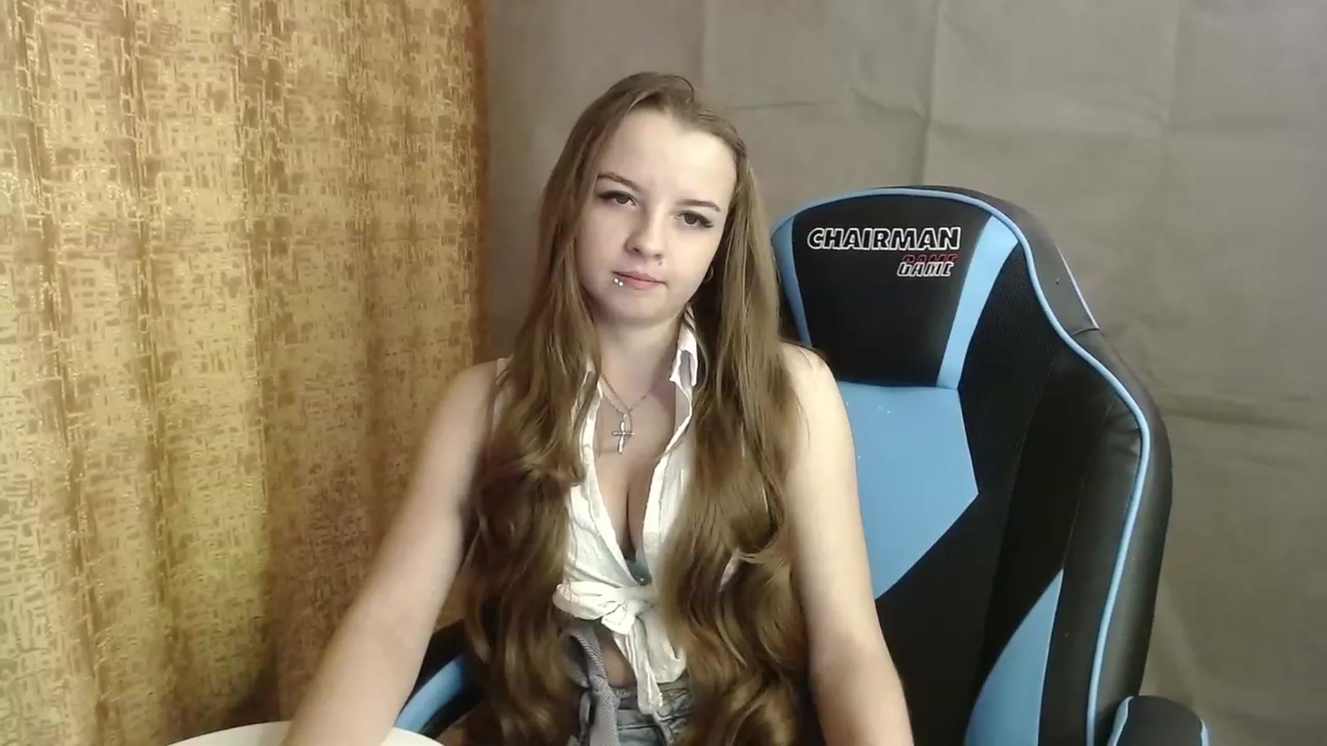Gallery image thumbnail from Lio_noy's myfreecams stream on, 12/18/2022, 01:15 image 15 of 20