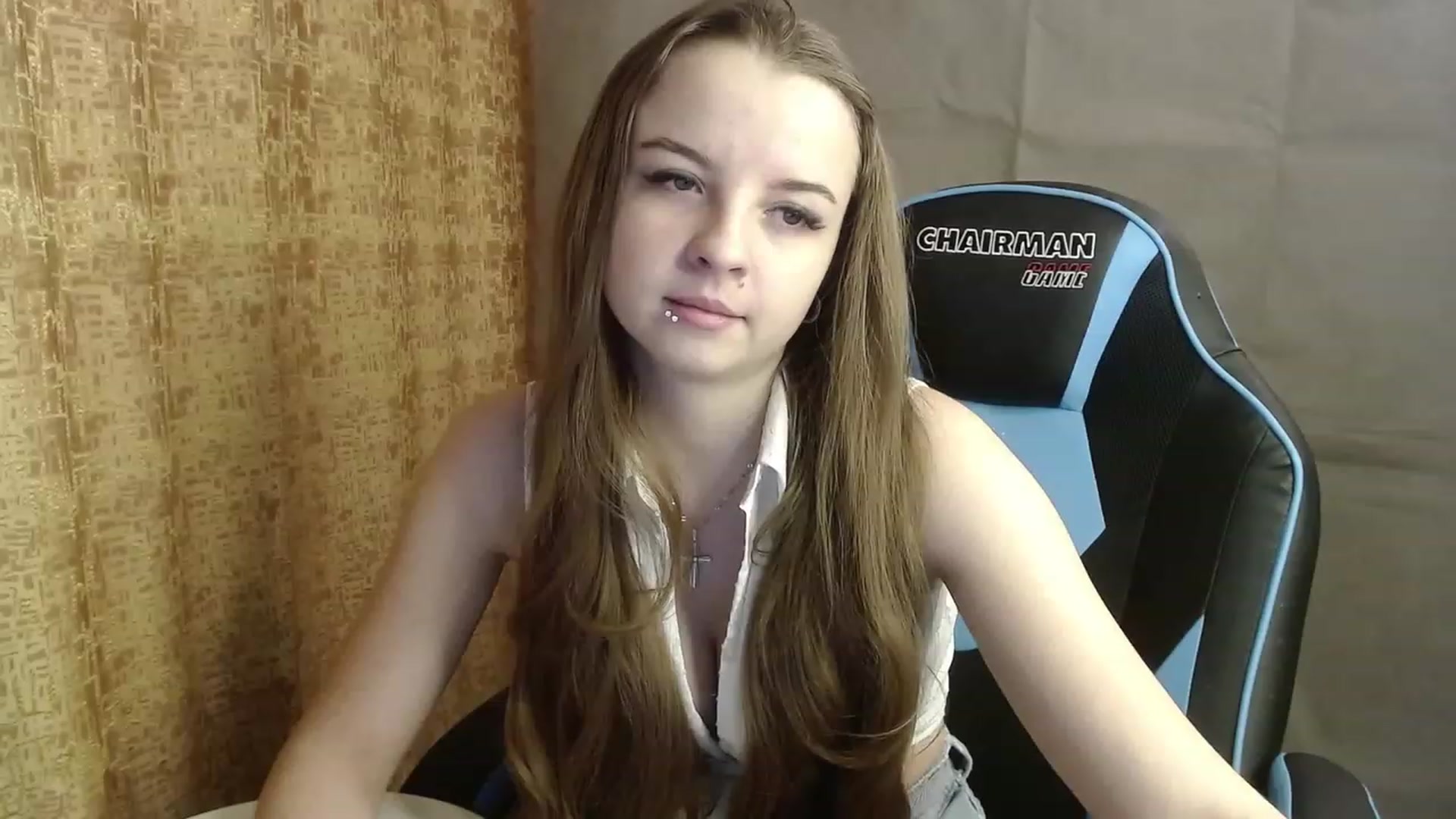 Gallery image thumbnail from Lio_noy's myfreecams stream on, 12/18/2022, 01:15 image 1 of 20