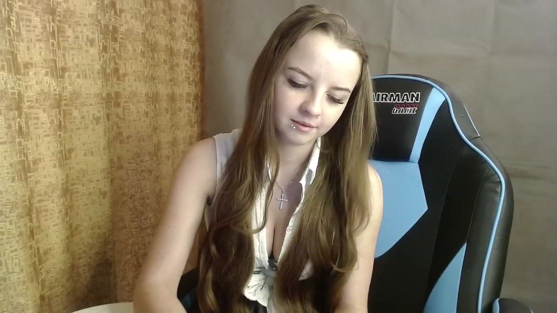 Gallery image thumbnail from Lio_noy's myfreecams stream on, 12/18/2022, 01:15 image 20 of 20