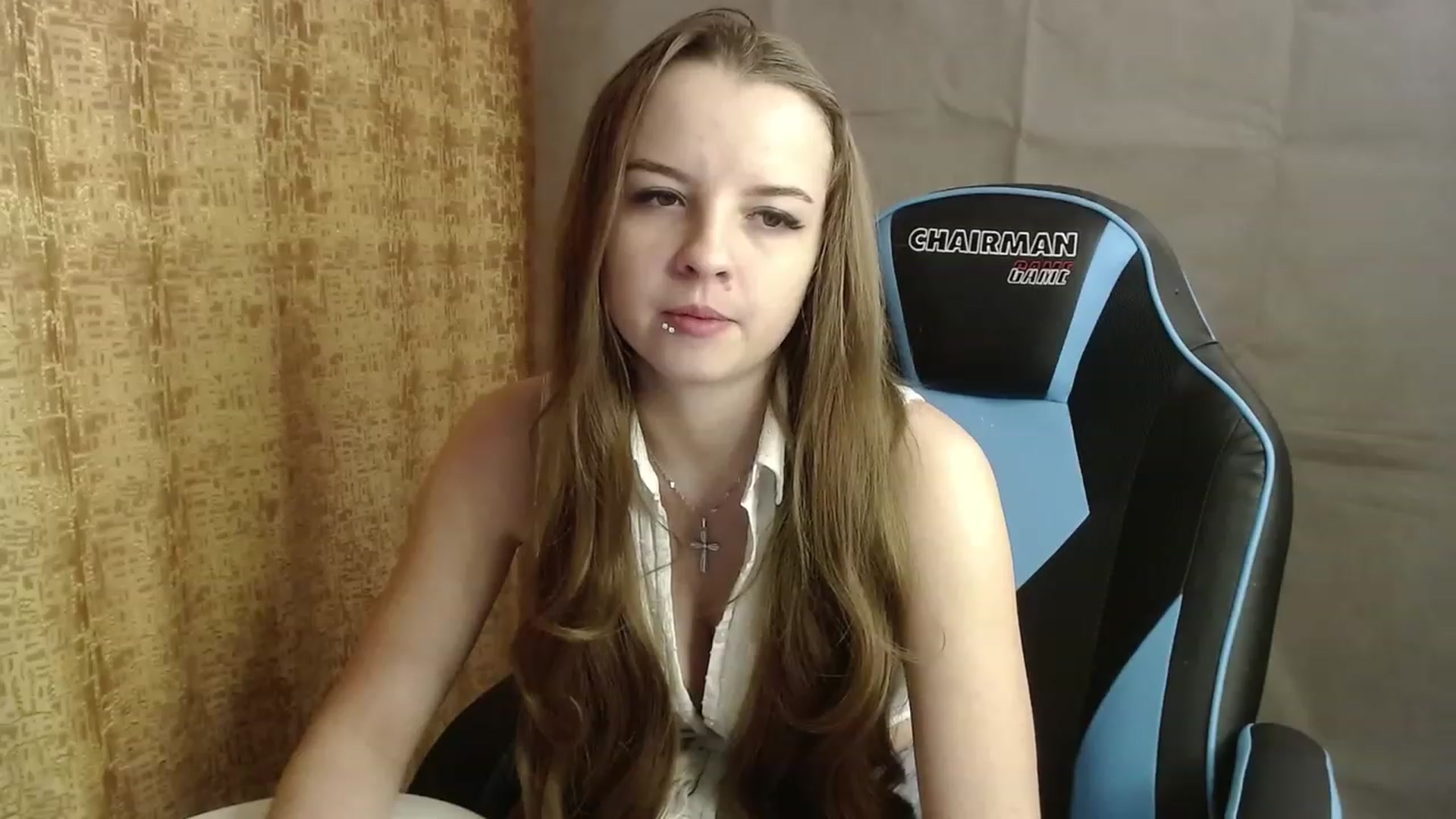 Gallery image thumbnail from Lio_noy's myfreecams stream on, 12/18/2022, 01:15 image 10 of 20