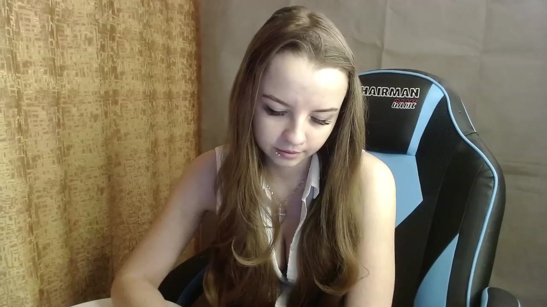 Gallery image thumbnail from Lio_noy's myfreecams stream on, 12/18/2022, 01:15 image 6 of 20