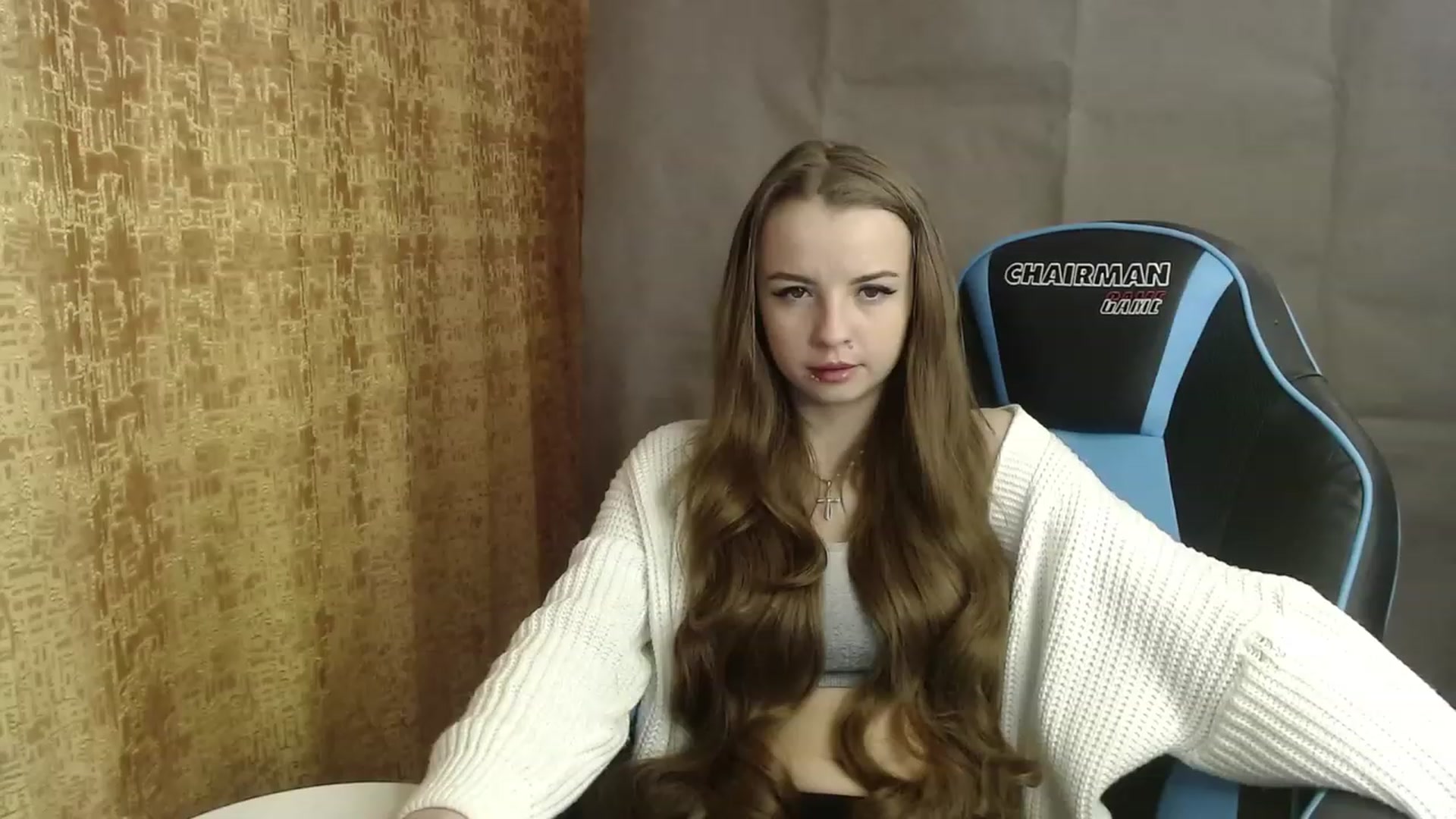 Gallery image thumbnail from Lio_noy's myfreecams stream on, 12/19/2022, 22:06 image 18 of 20