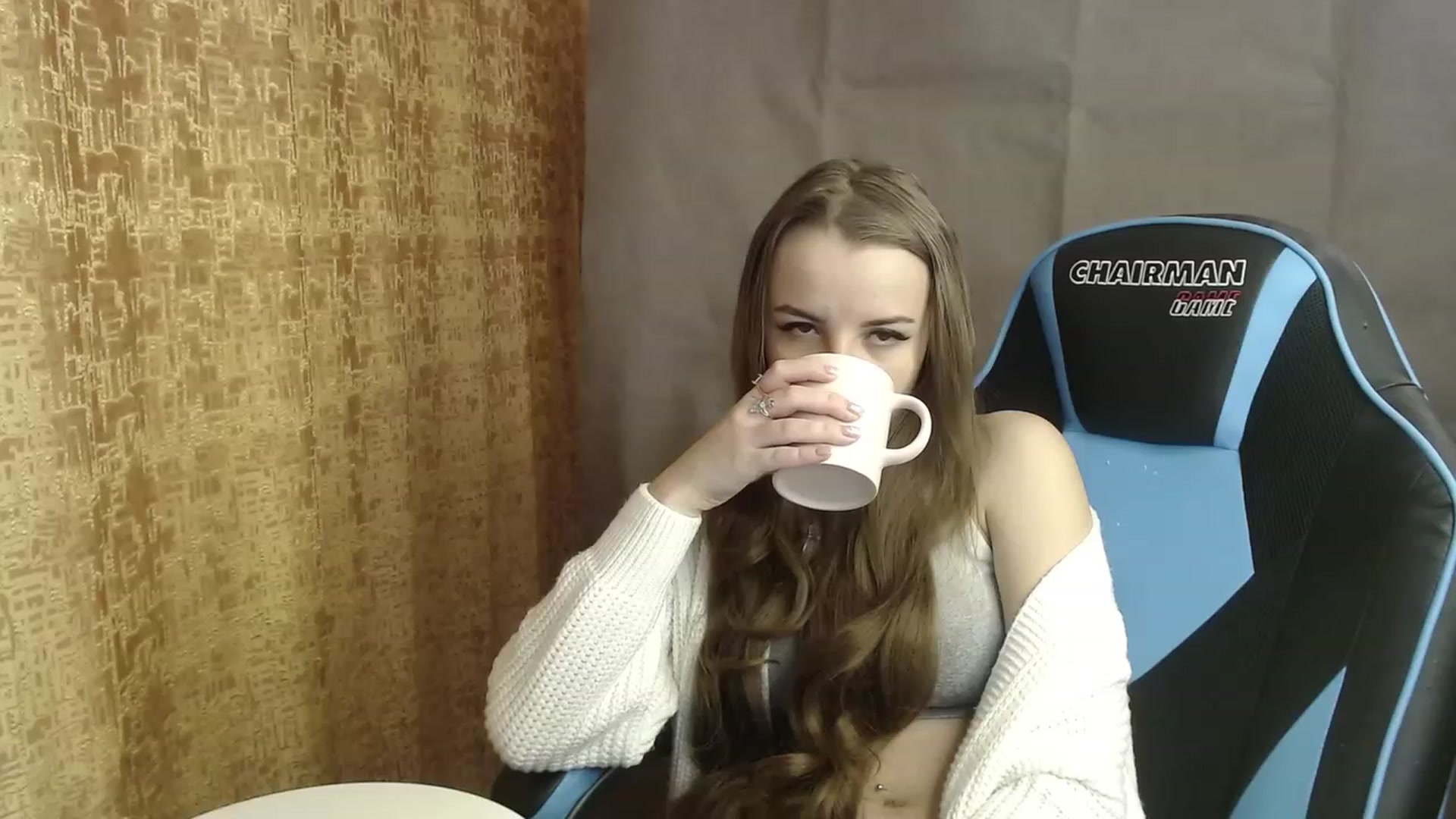 Gallery image thumbnail from Lio_noy's myfreecams stream on, 12/19/2022, 22:06 image 14 of 20