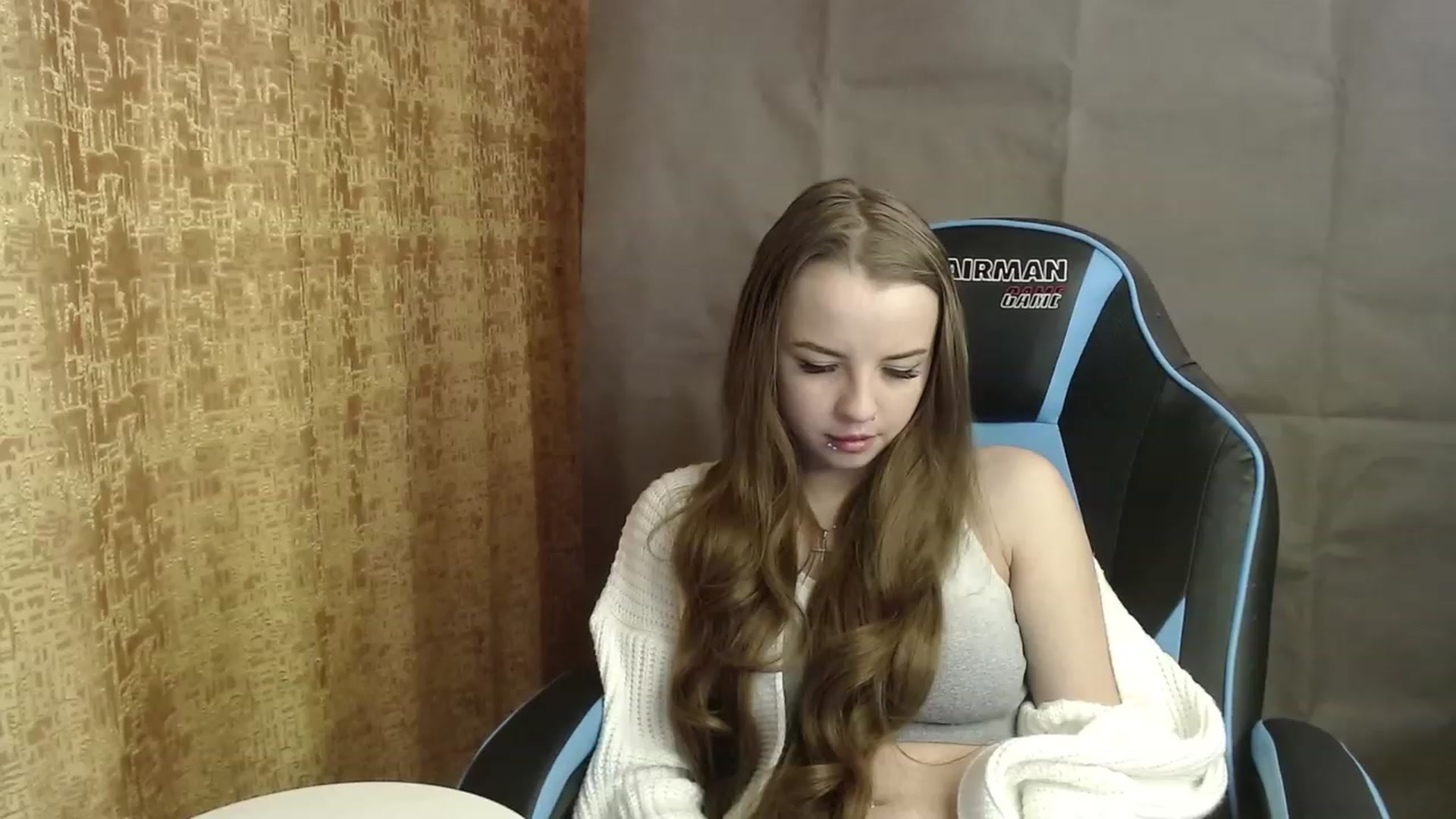 Gallery image thumbnail from Lio_noy's myfreecams stream on, 12/19/2022, 22:06 image 8 of 20